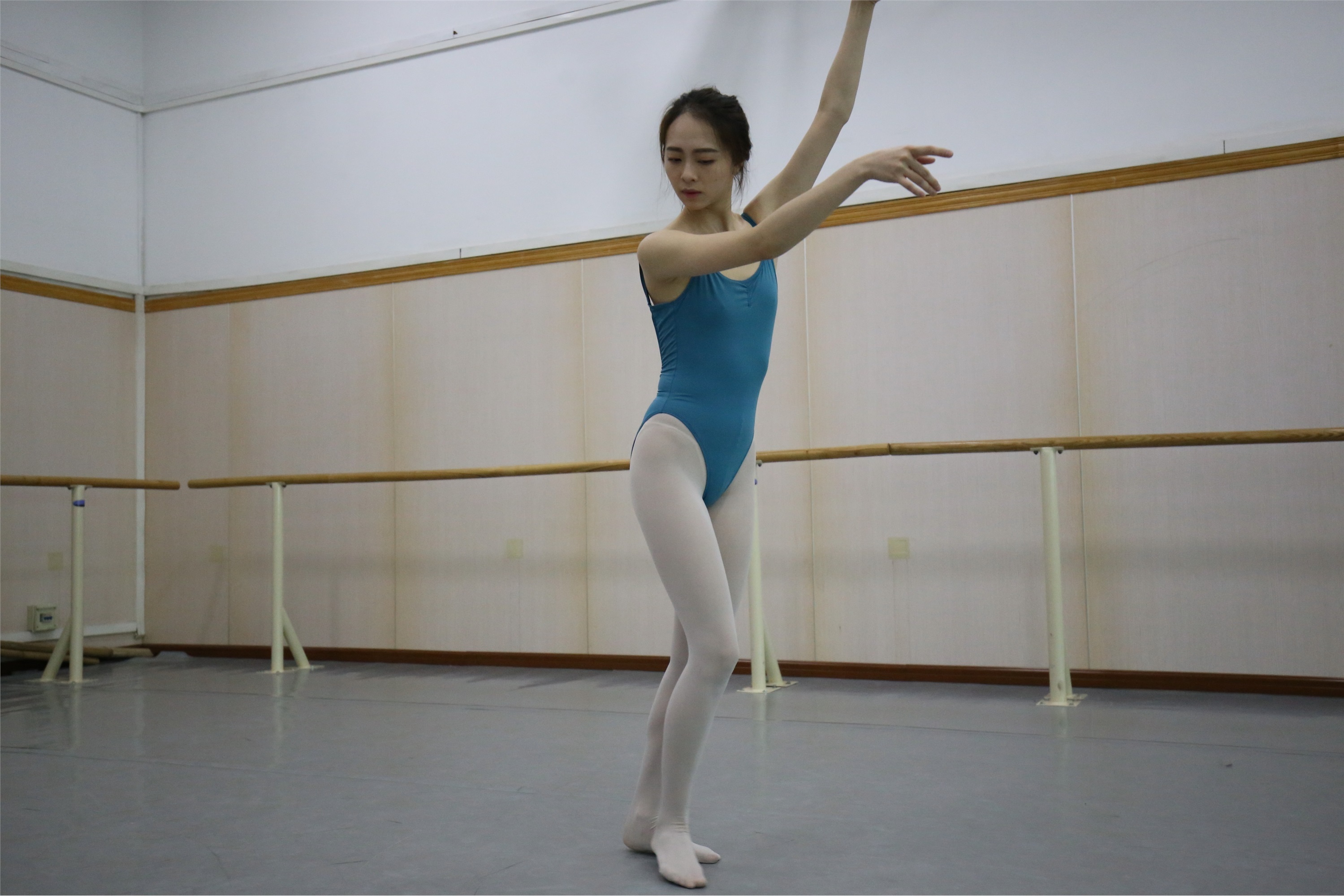 大西瓜美女图片 Z2-5 衬白丝900p5