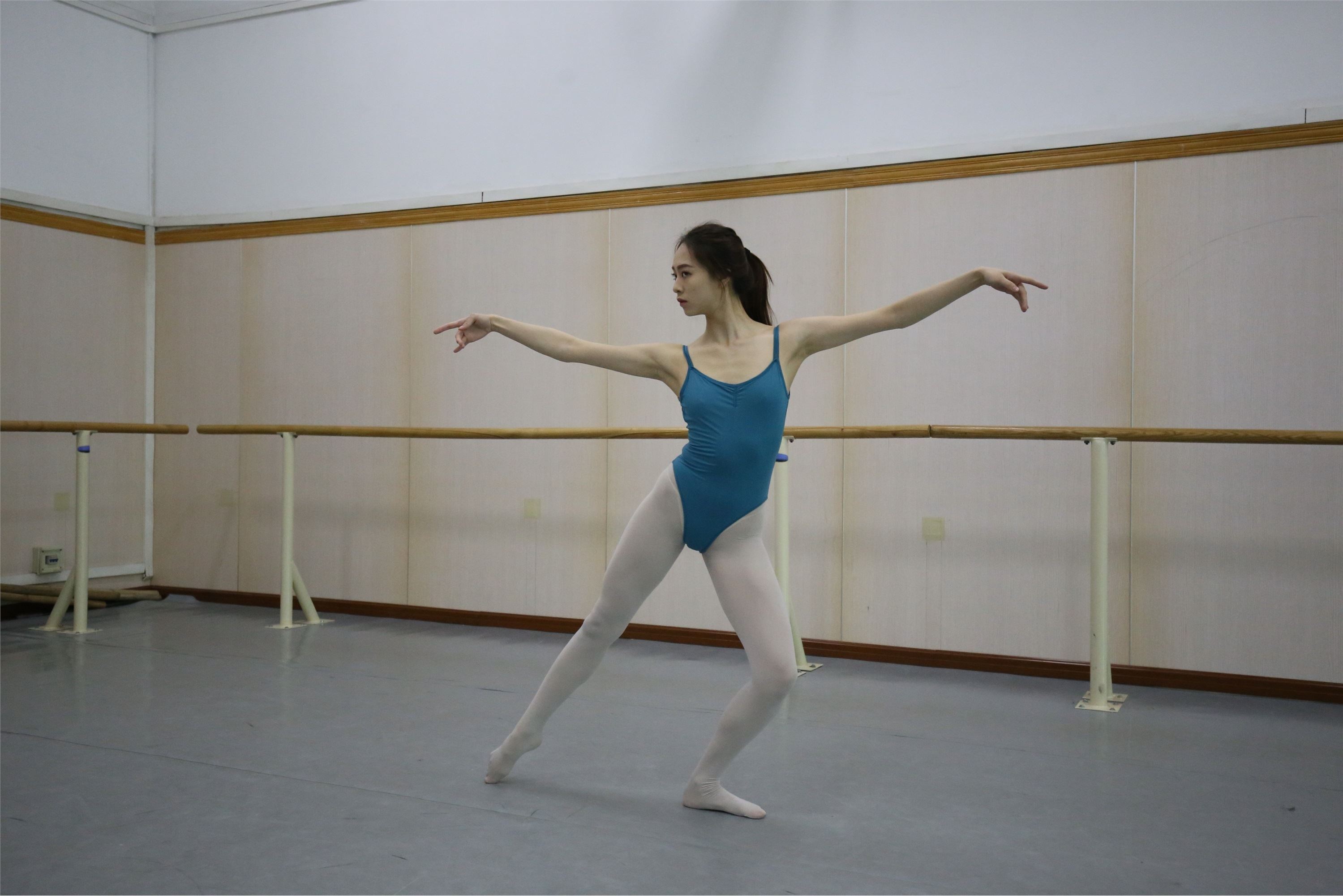 大西瓜美女图片 Z2-5 衬白丝900p5