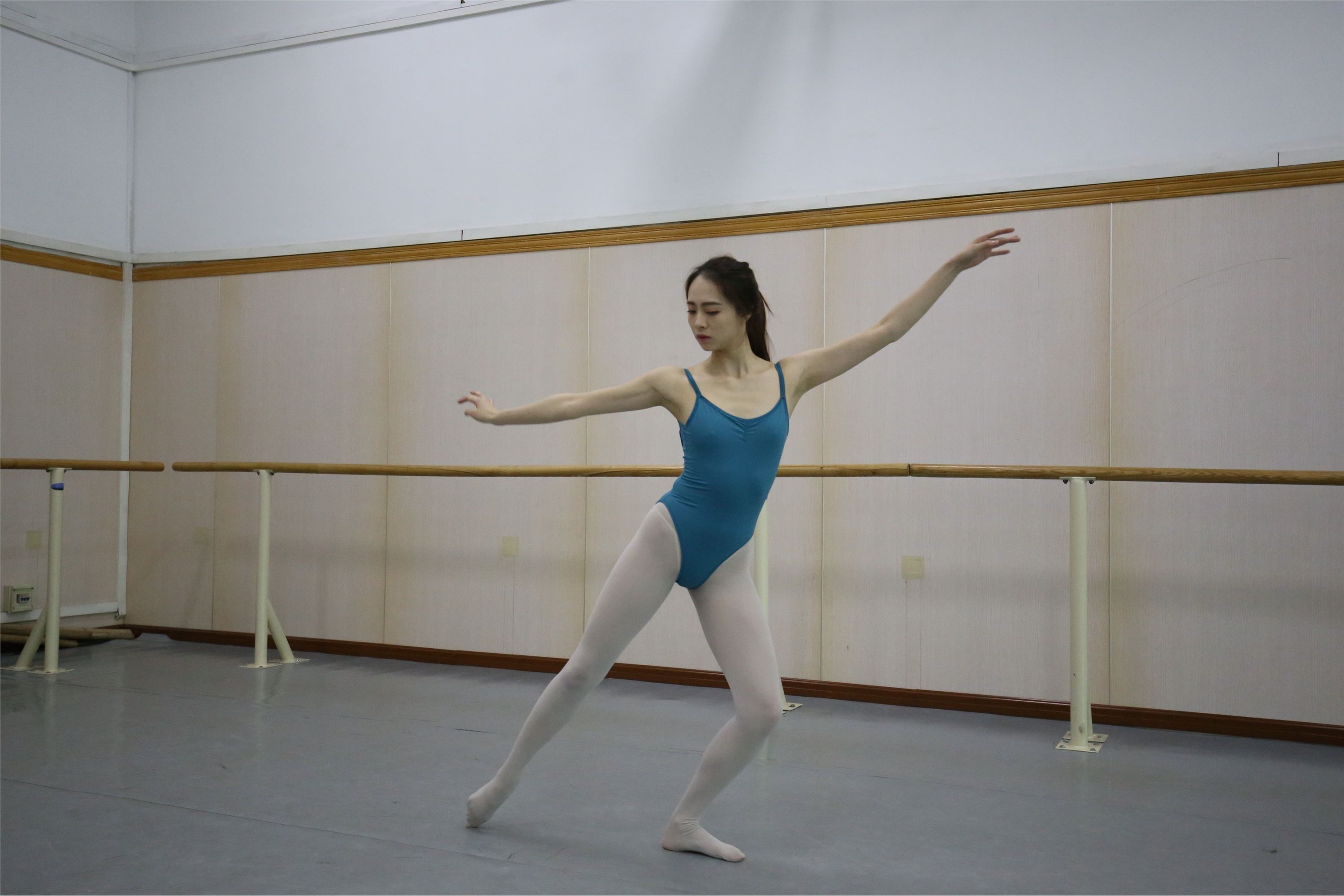 大西瓜美女图片 Z2-5 衬白丝900p5