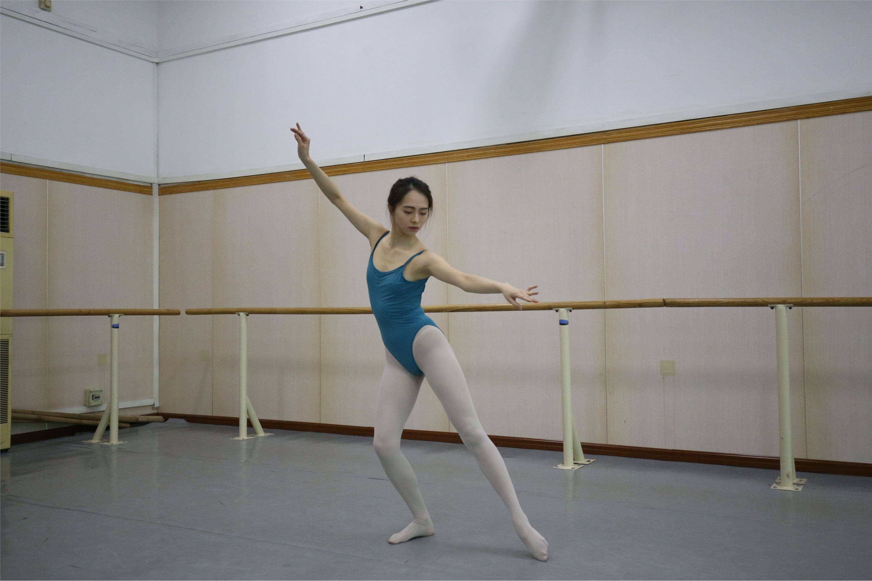 大西瓜美女图片 Z2-5 衬白丝900p5