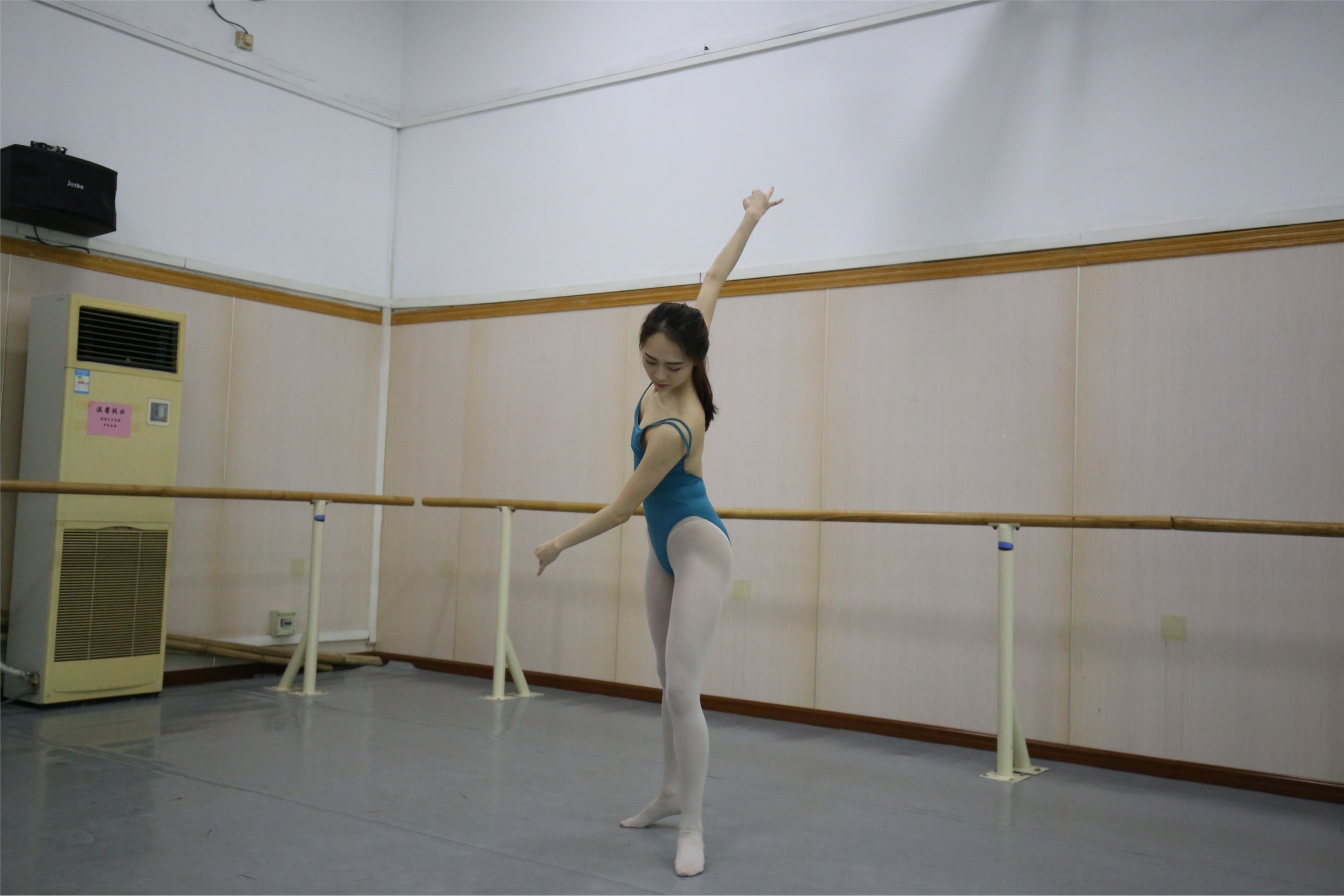 大西瓜美女图片 Z2-5 衬白丝900p5