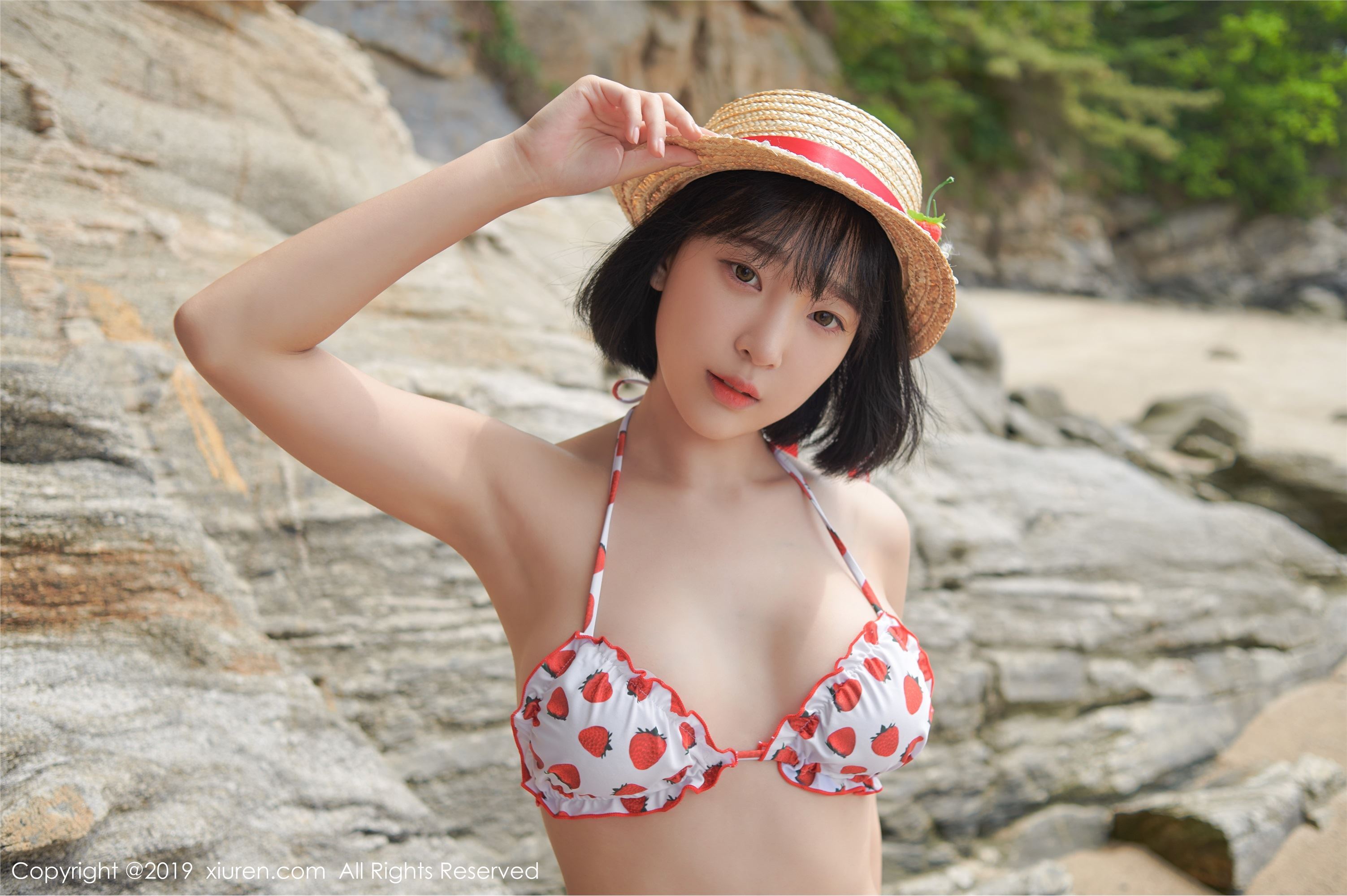 秀人网美媛馆 2019-08-12 Vol.1611 模特卿卿