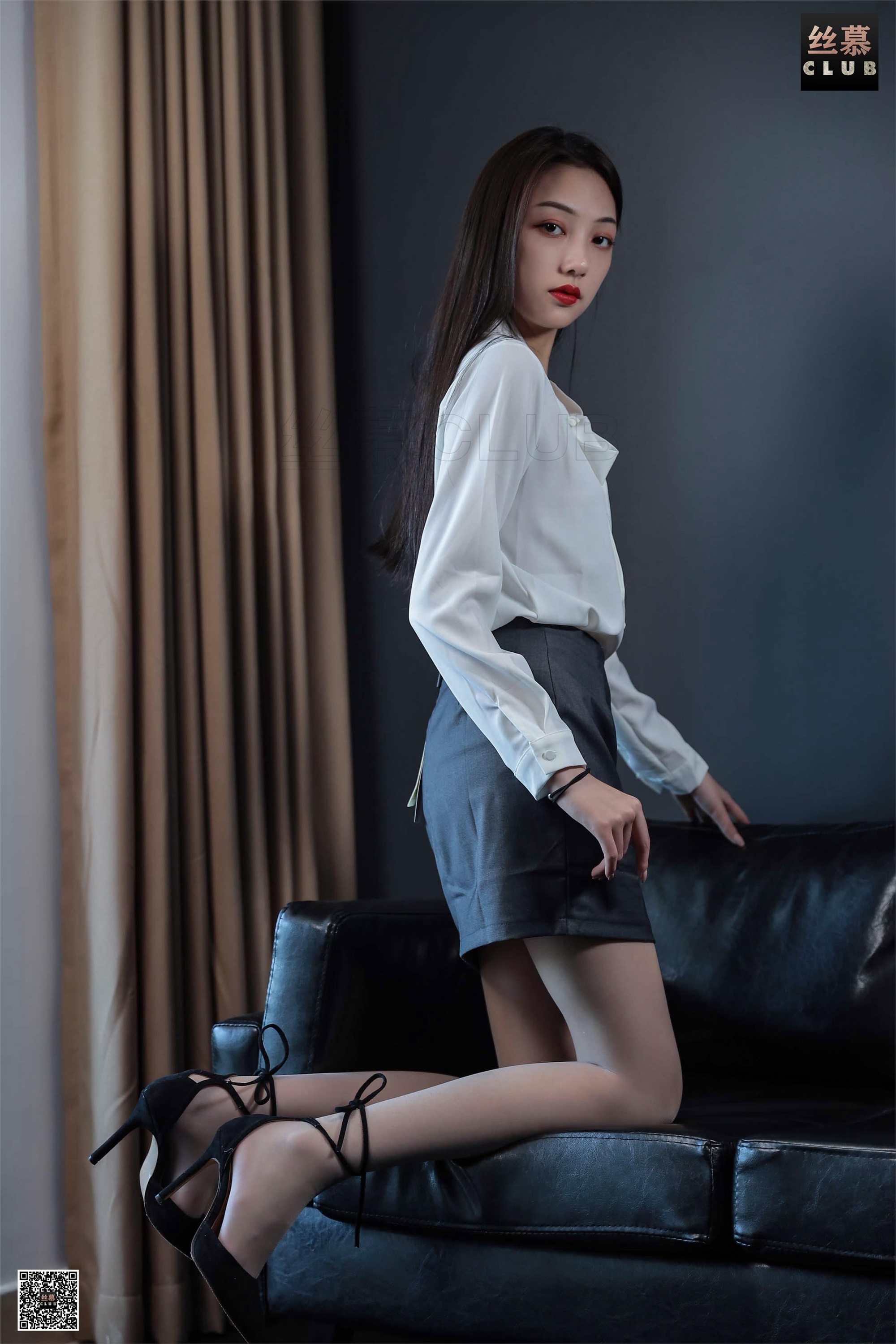 丝慕写真 晴晴 – 与众不同的气质