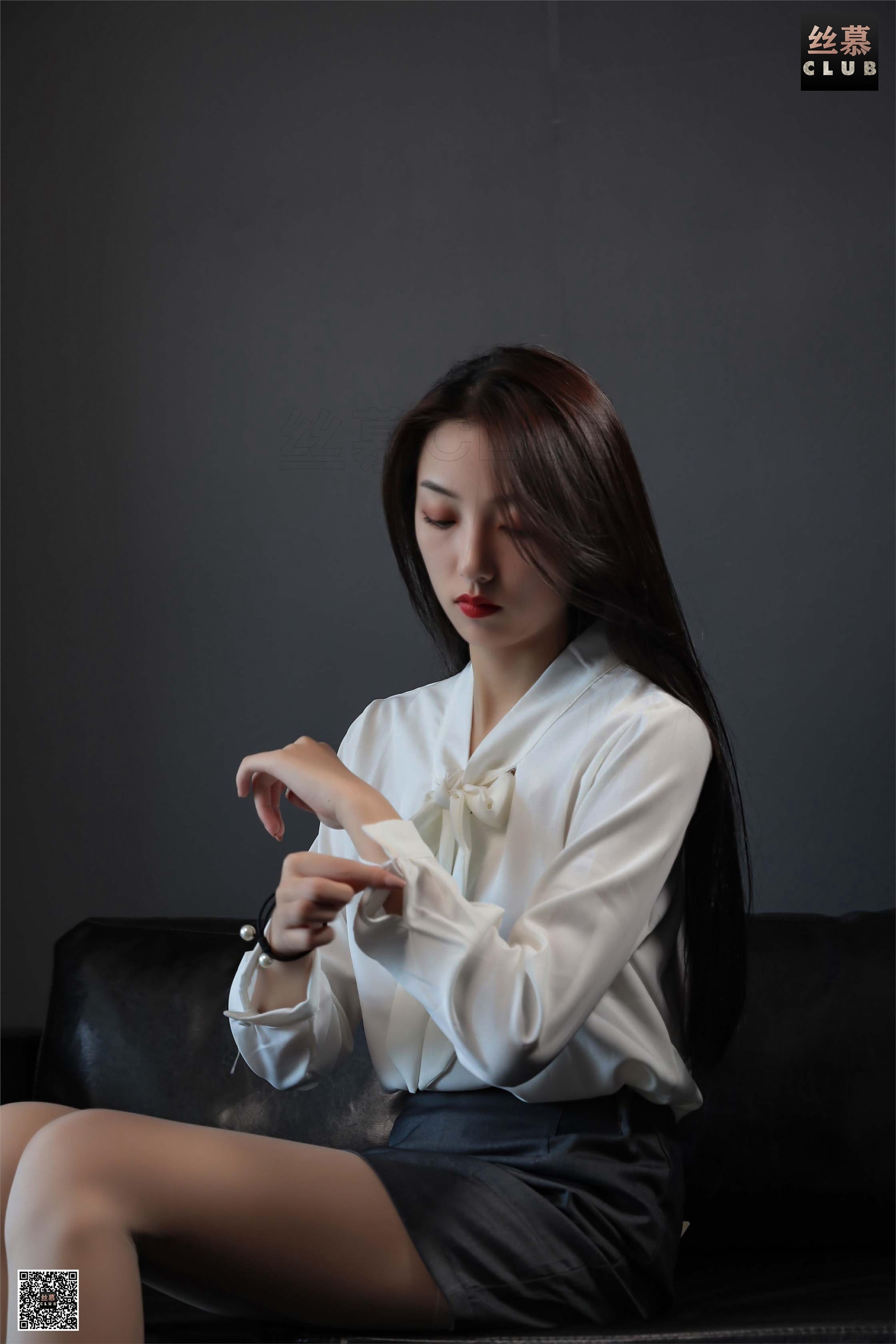 丝慕写真 晴晴 – 与众不同的气质