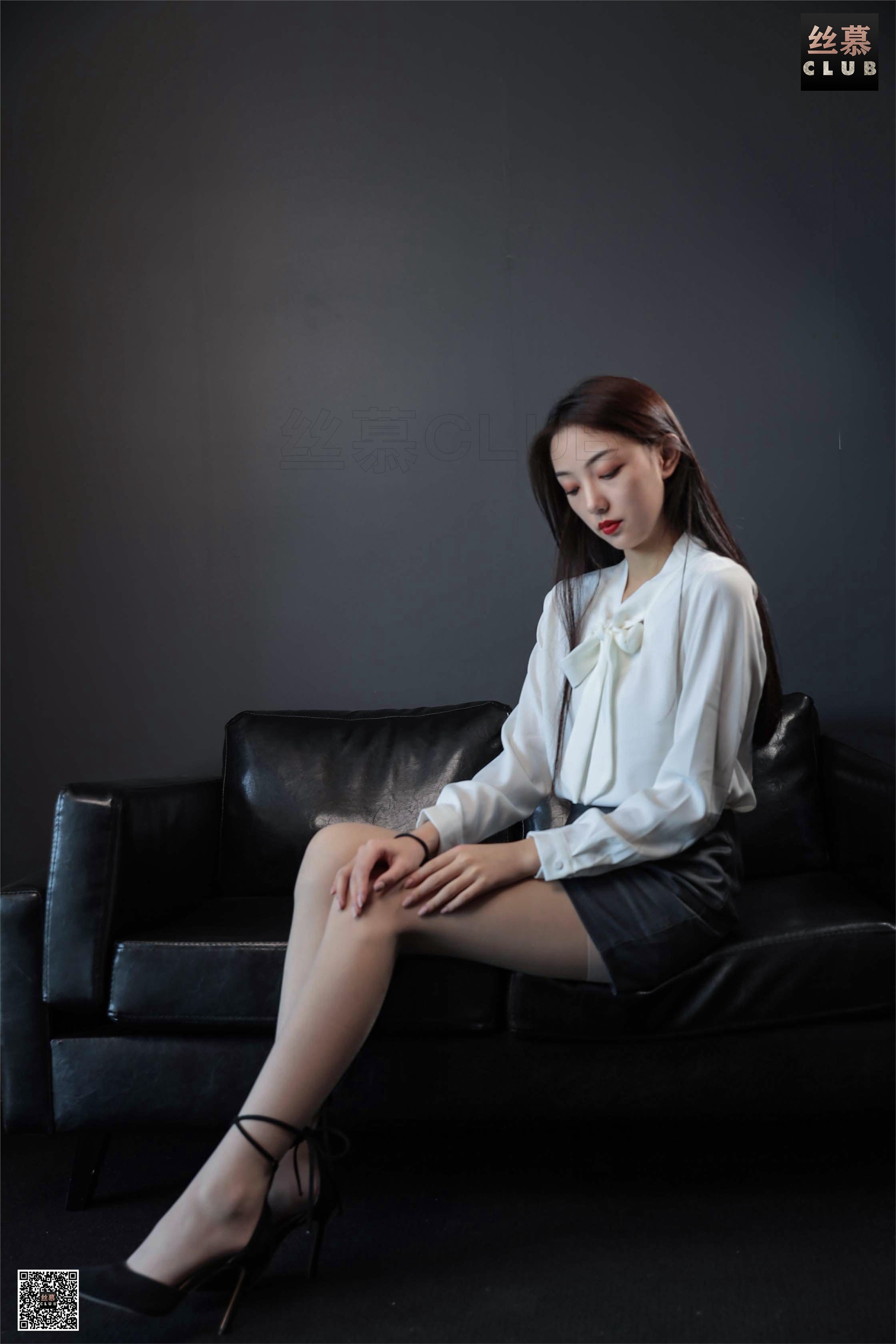 丝慕写真 晴晴 – 与众不同的气质