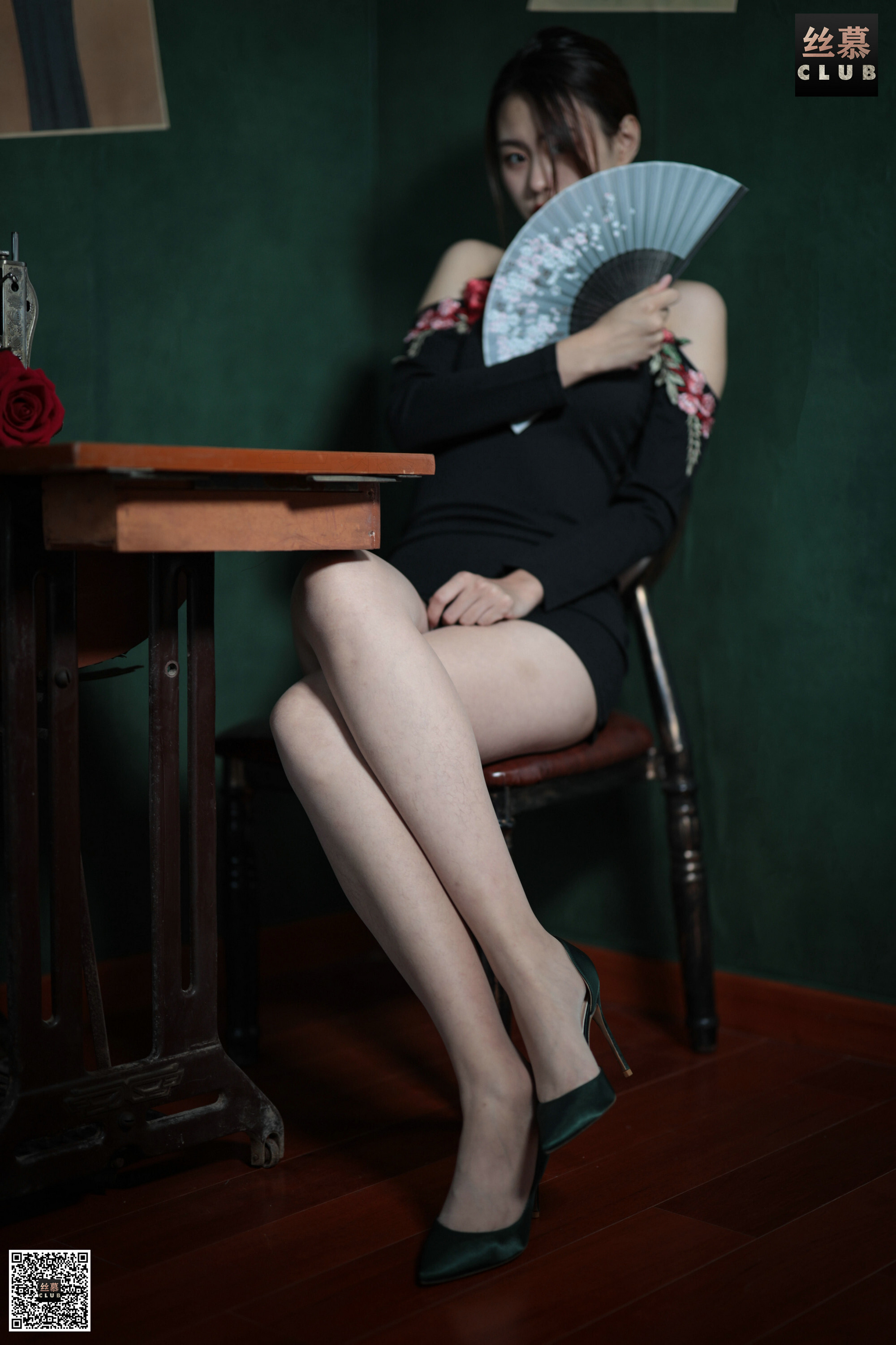 丝慕写真 欣妹 – 玫瑰花