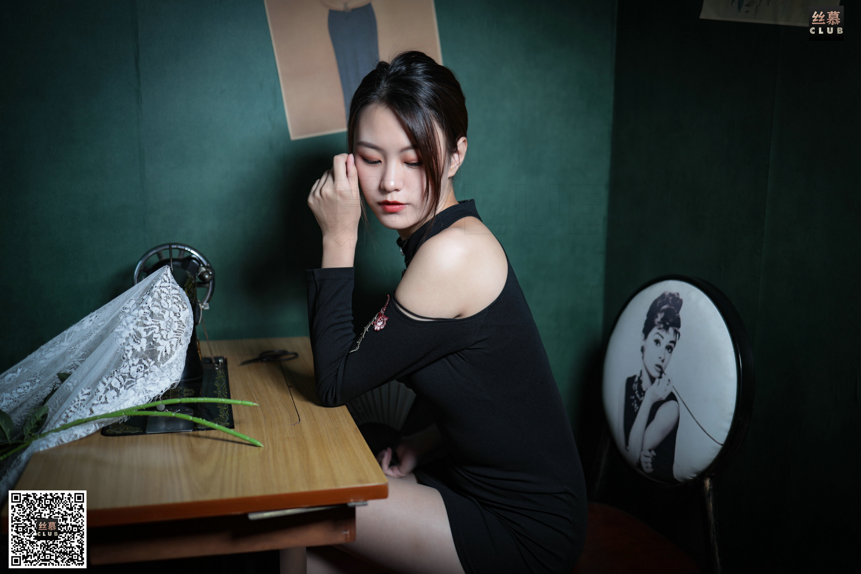 丝慕写真 欣妹 – 玫瑰花