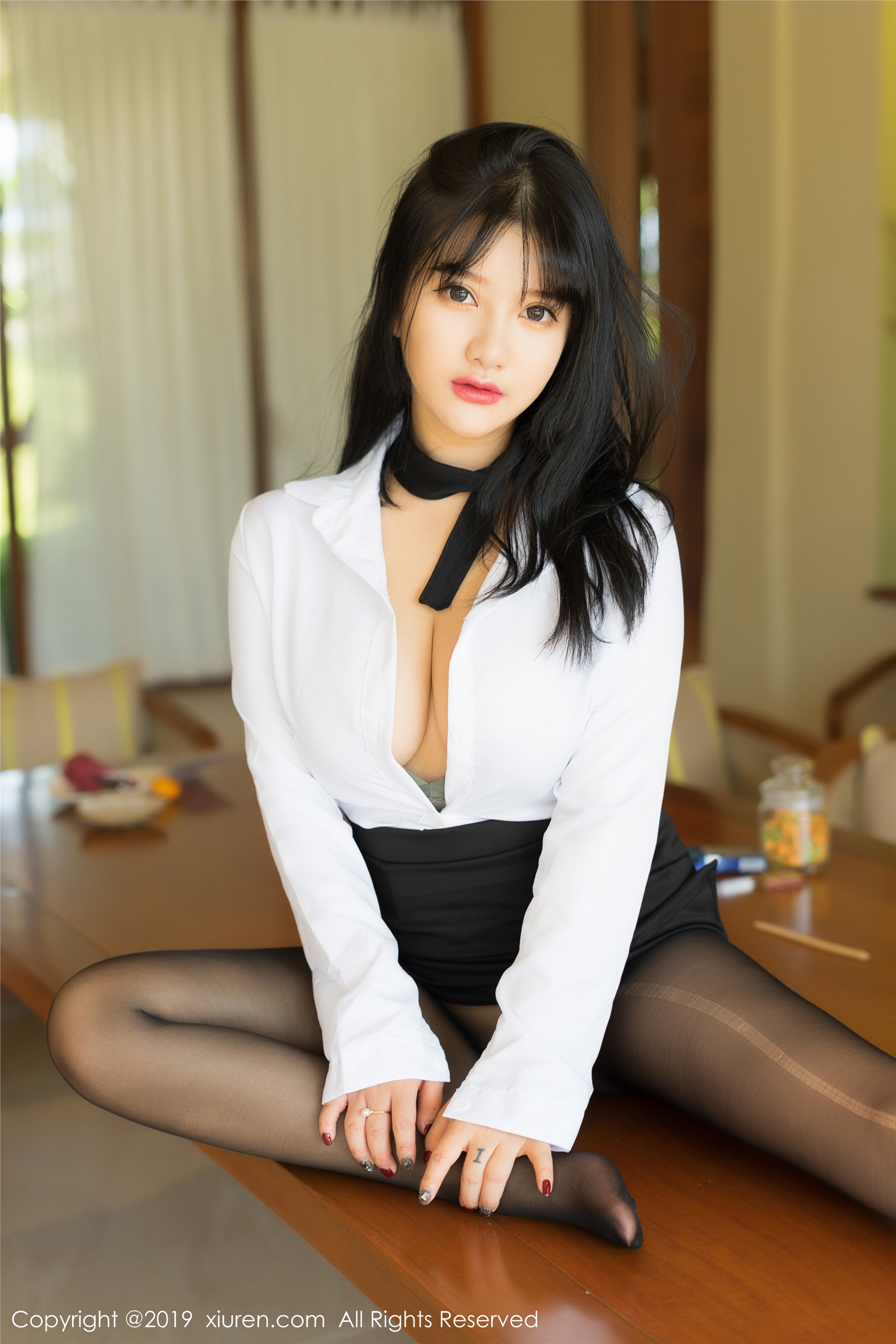 秀人网XIUREN写真 No.1653 黑丝袜的性感秘书 小尤奈