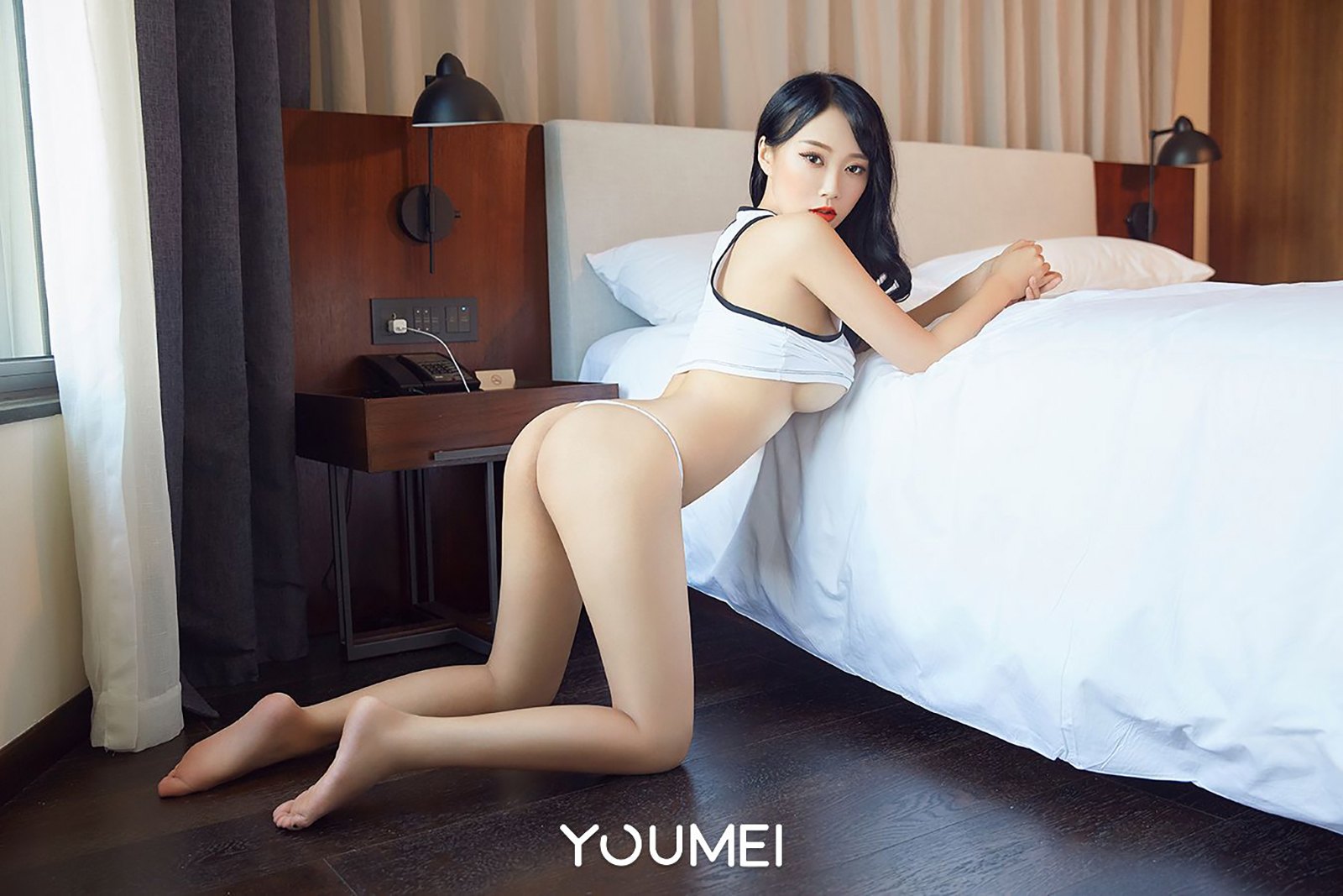 YouMei尤美 2018.10.25 NO.070 真空诱惑 何嘉颖