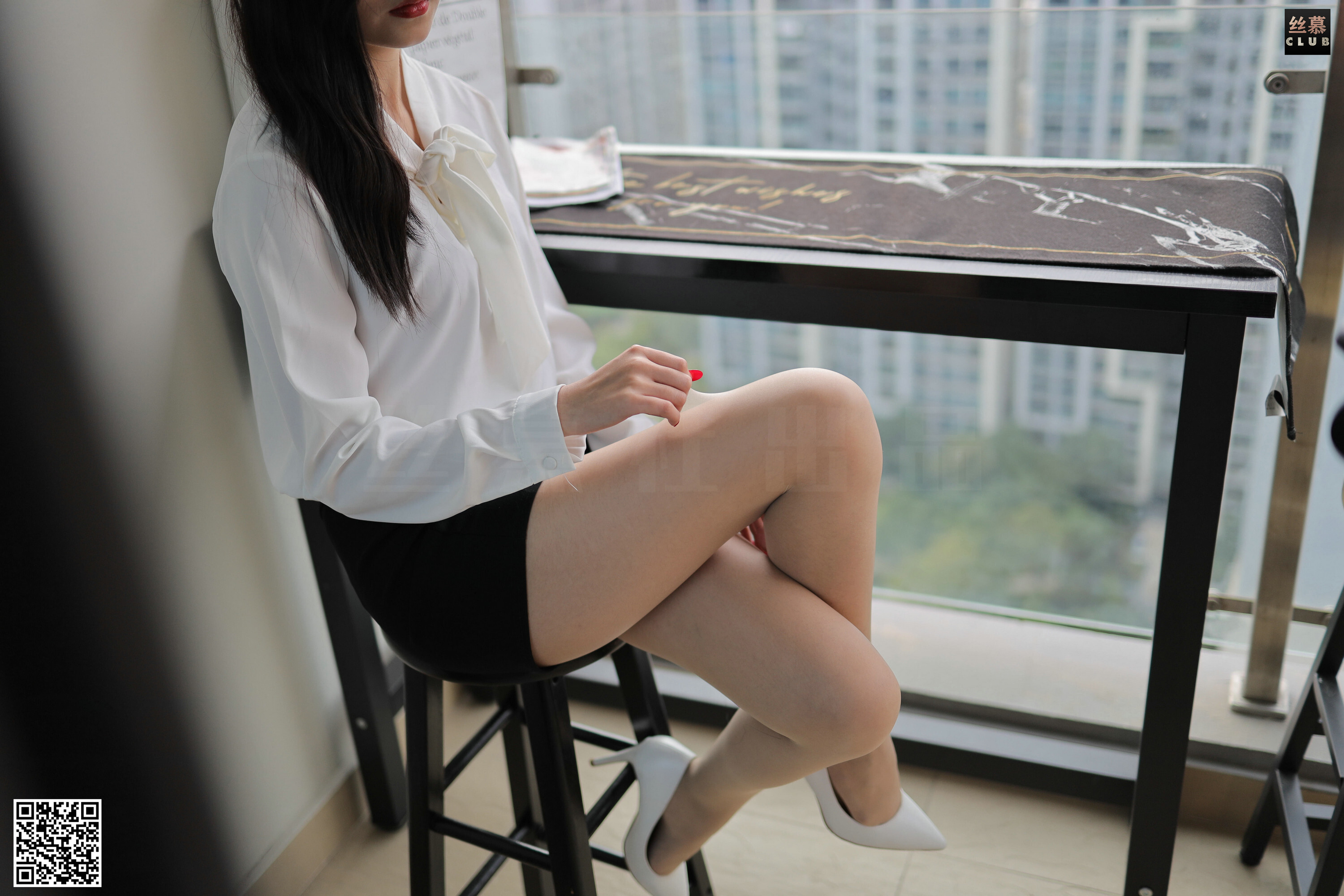 丝慕写真 新晋腿神 – 文欣