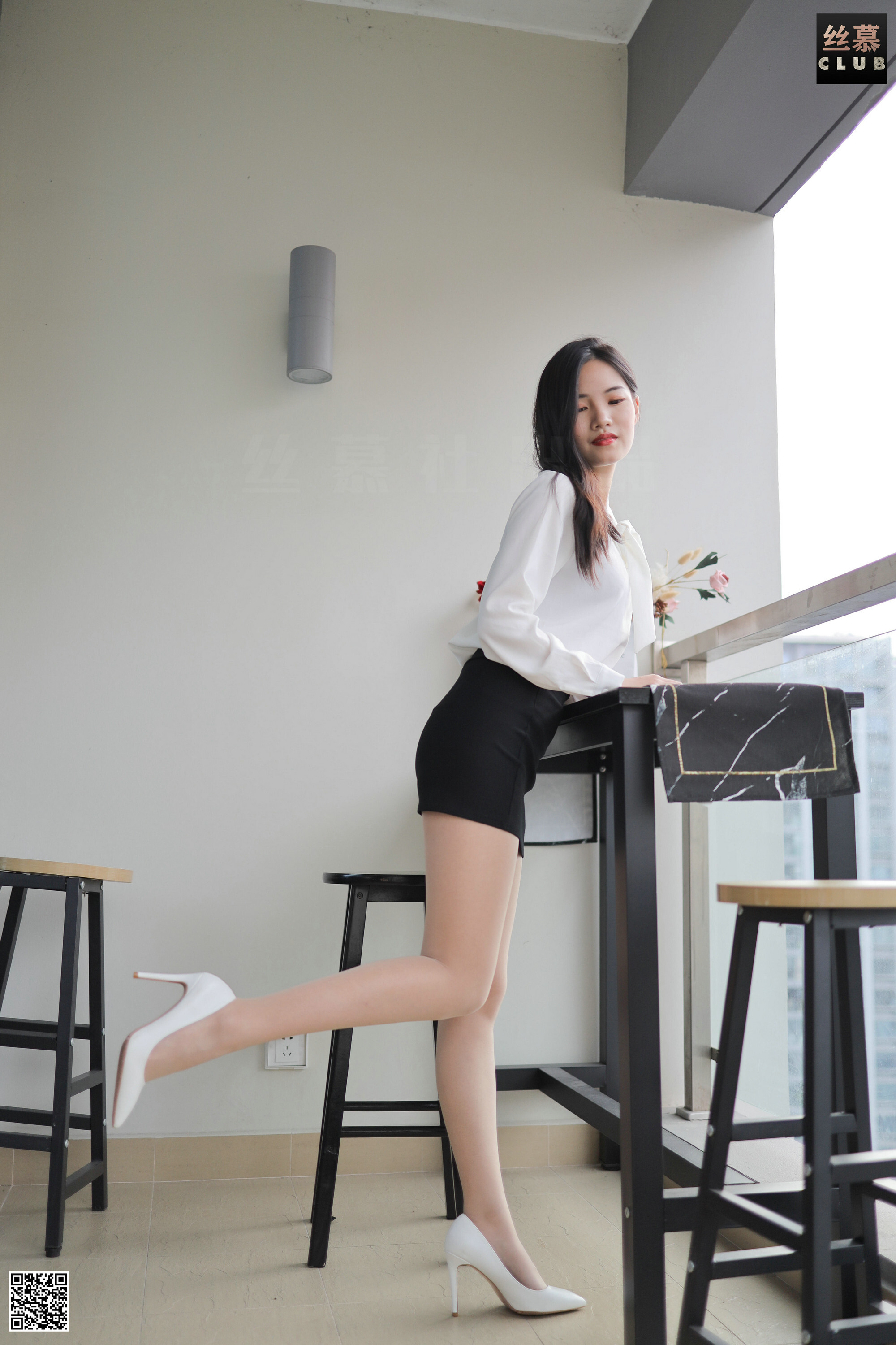 丝慕写真 新晋腿神 – 文欣