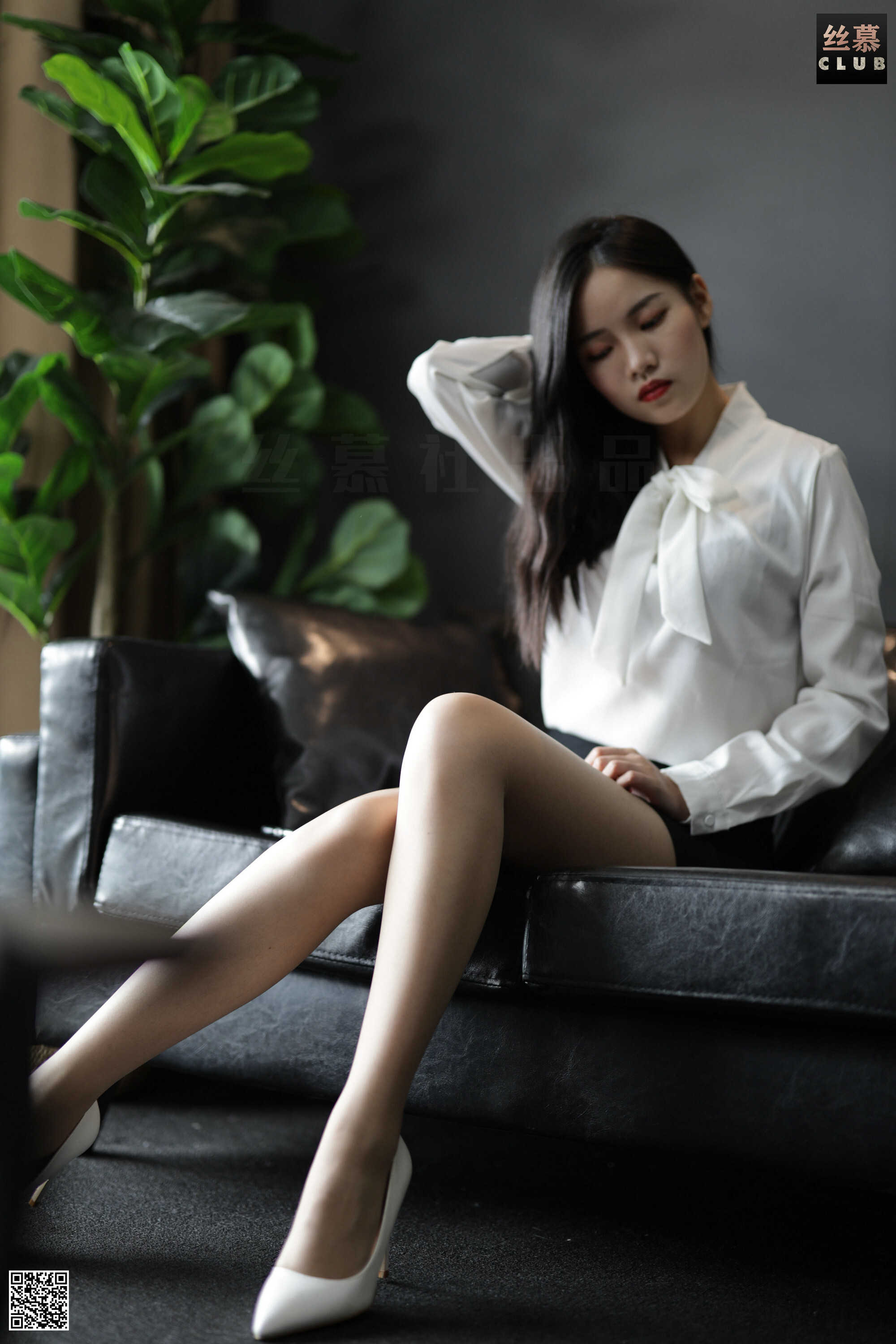 丝慕写真 新晋腿神 – 文欣