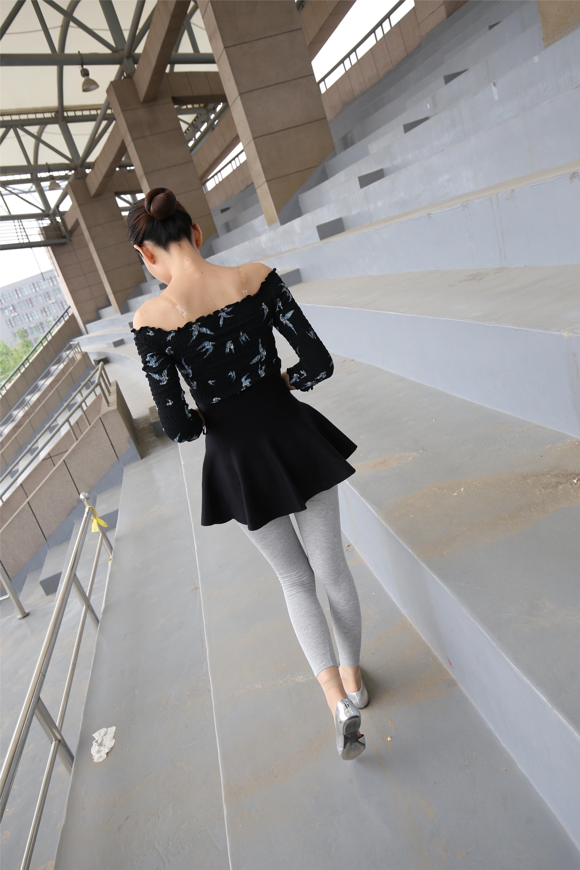 大西瓜美女图片 Z3-6 空姐灰丝459p2