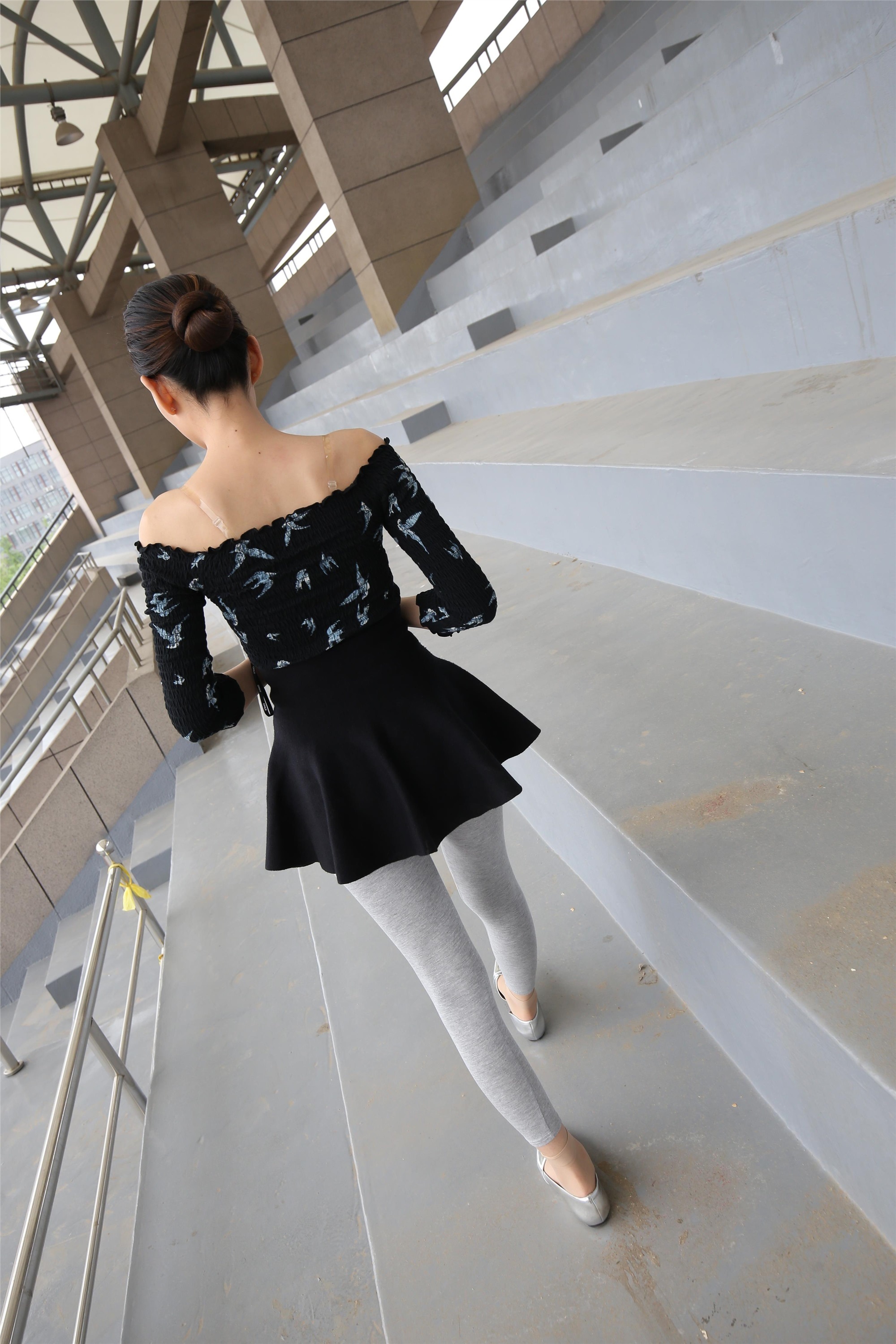 大西瓜美女图片 Z3-6 空姐灰丝459p2