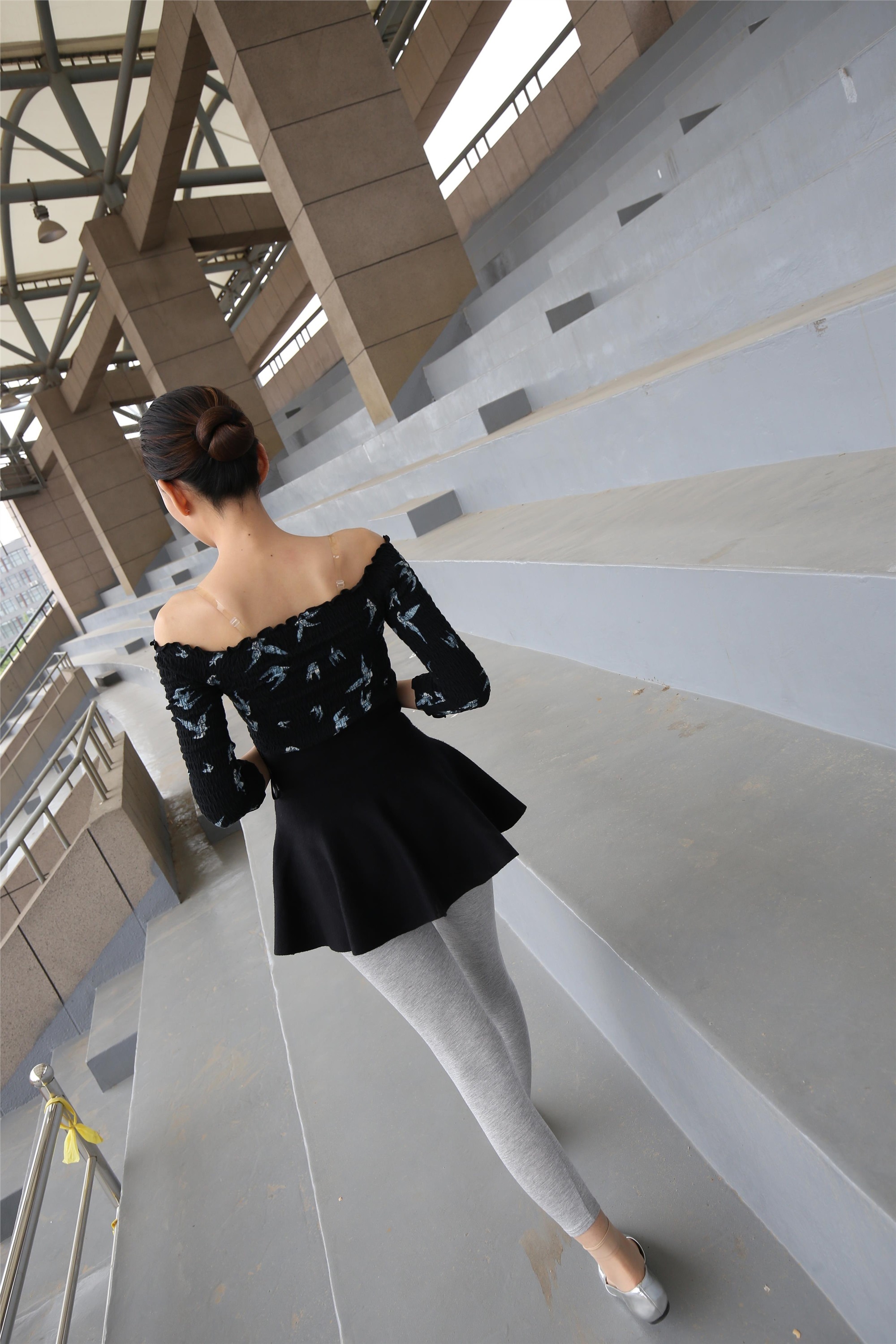 大西瓜美女图片 Z3-6 空姐灰丝459p2