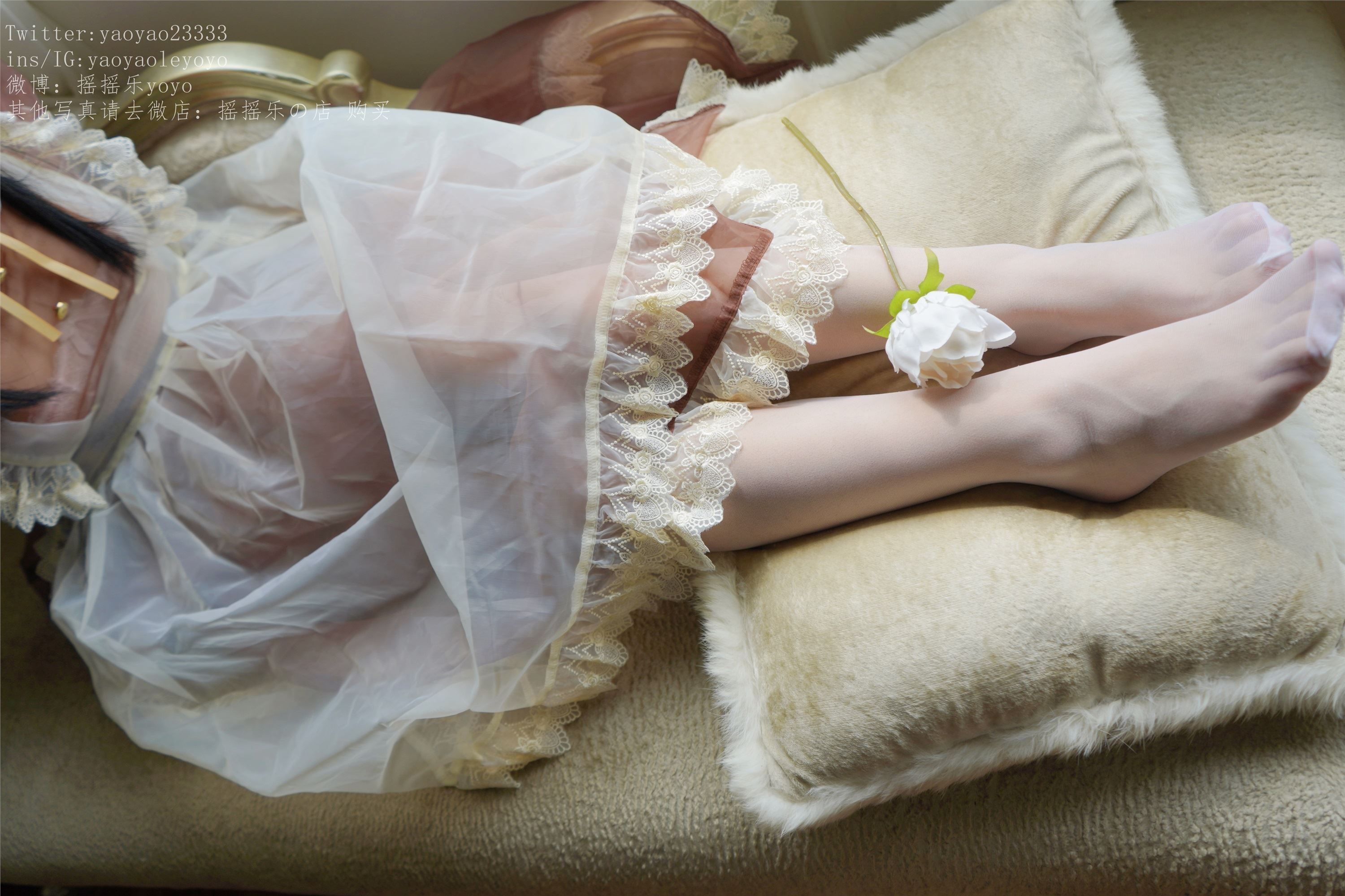 软妹摇摇乐 – 透明女仆 图套