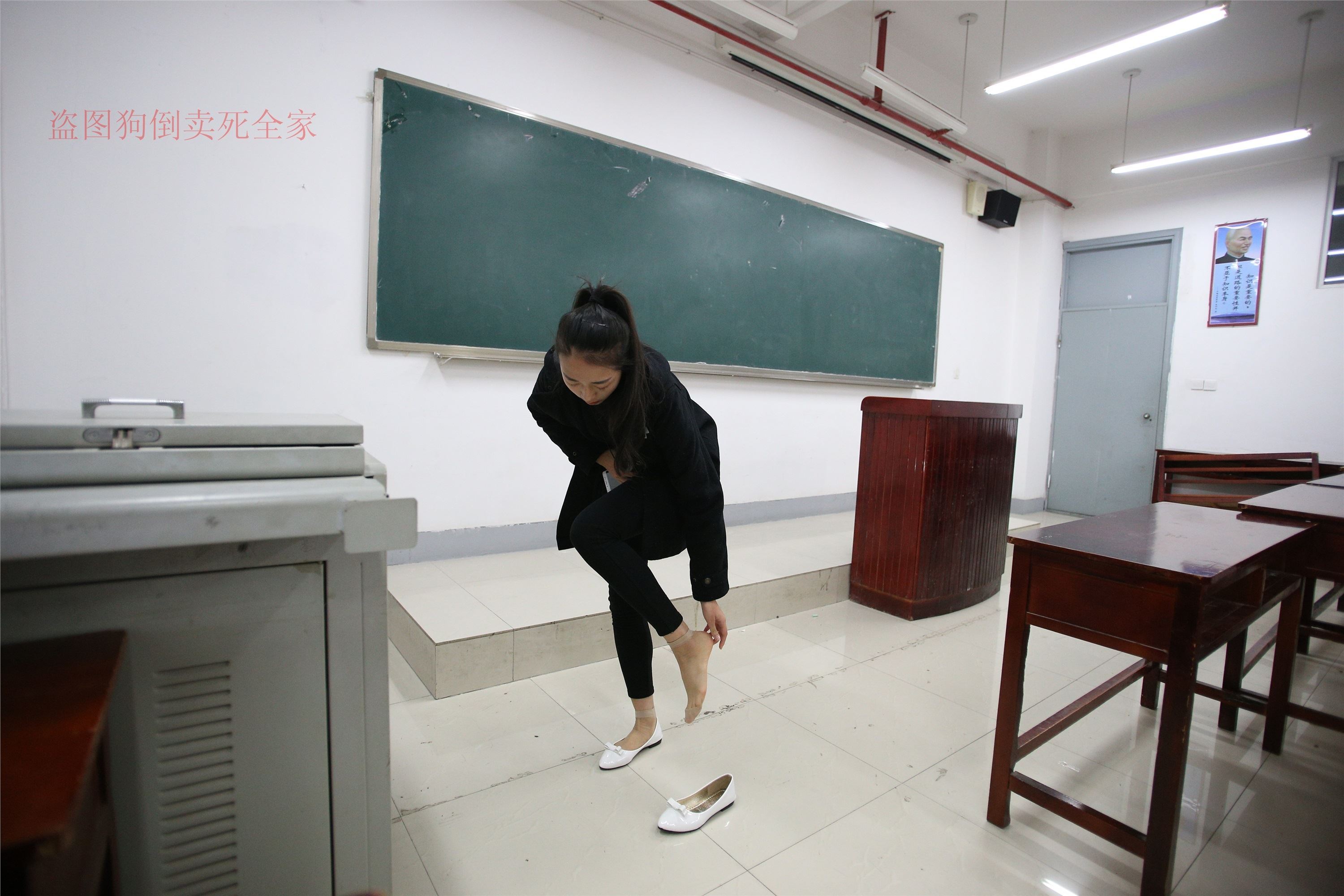 大西瓜美女图片 Z4-3 短si+luo足 324P3