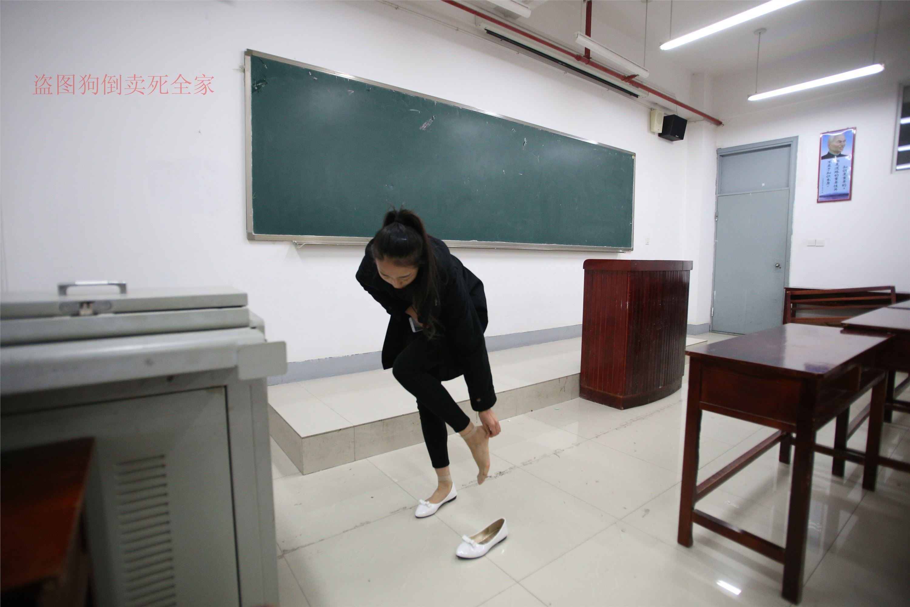 大西瓜美女图片 Z4-3 短si+luo足 324P3