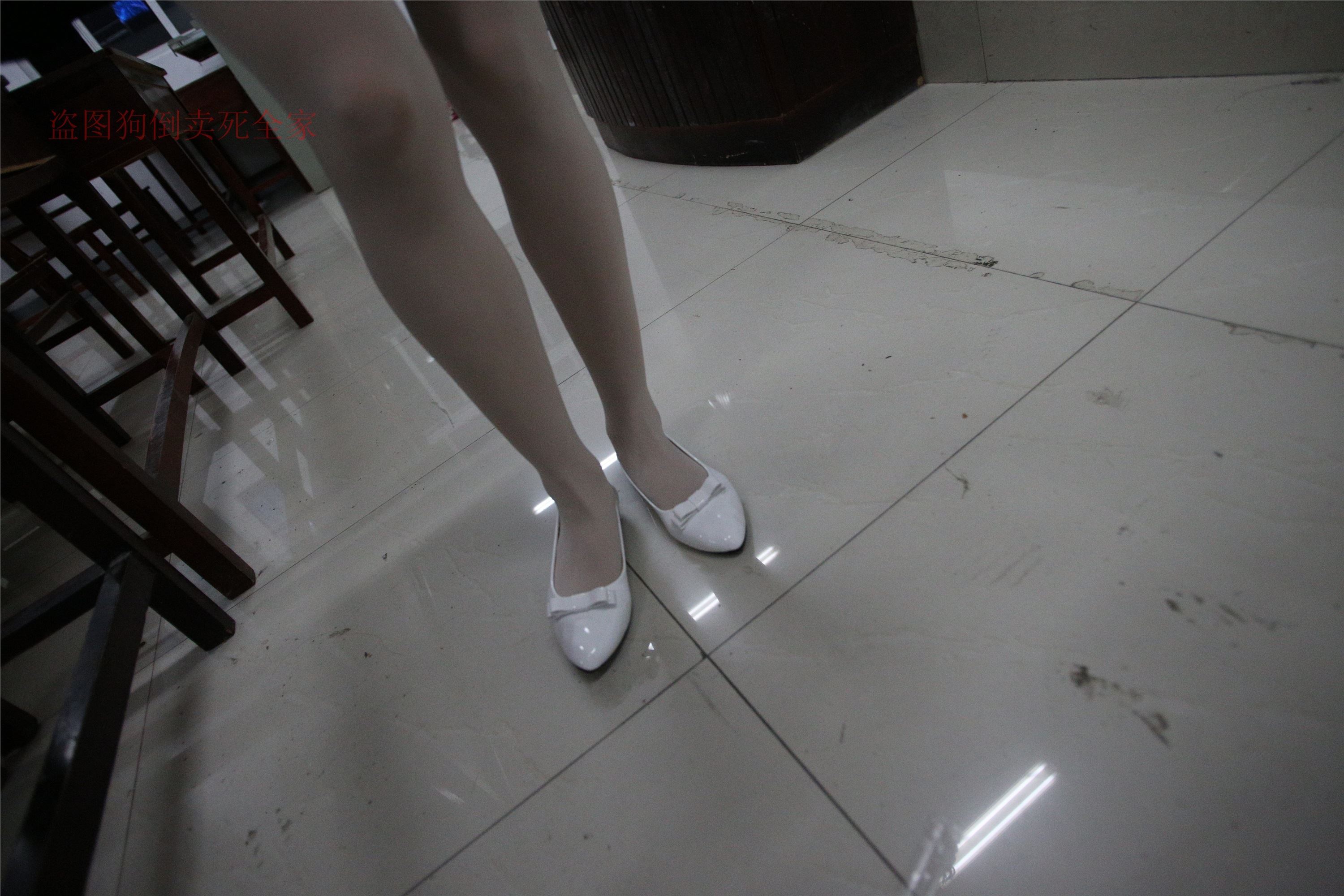 大西瓜美女图片 Z4-4 教室电梯白袜 336p1