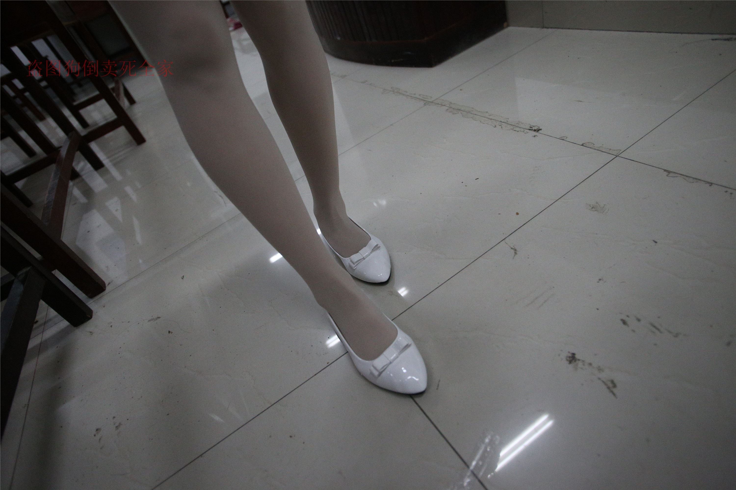 大西瓜美女图片 Z4-4 教室电梯白袜 336p1