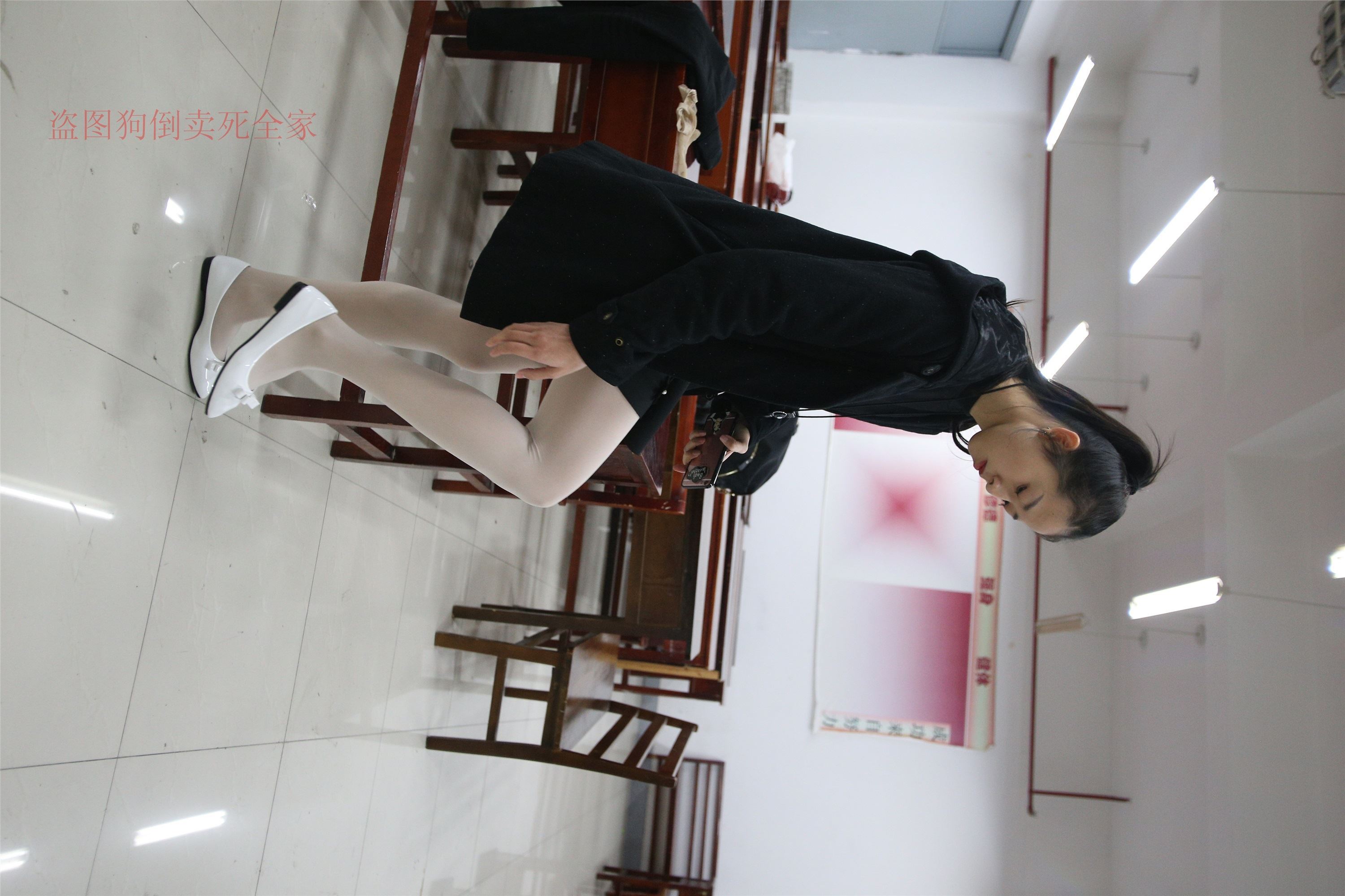 大西瓜美女图片 Z4-4 教室电梯白袜 336p1