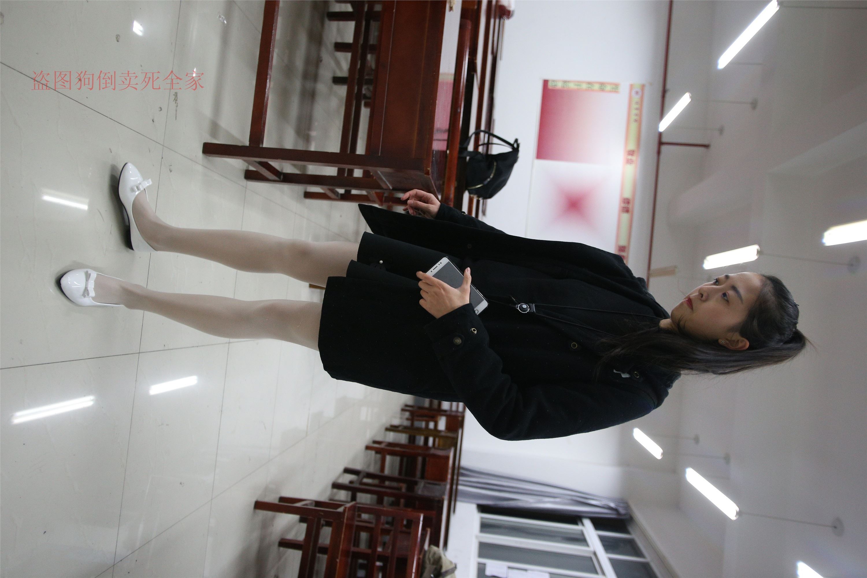 大西瓜美女图片 Z4-4 教室电梯白袜 336p1