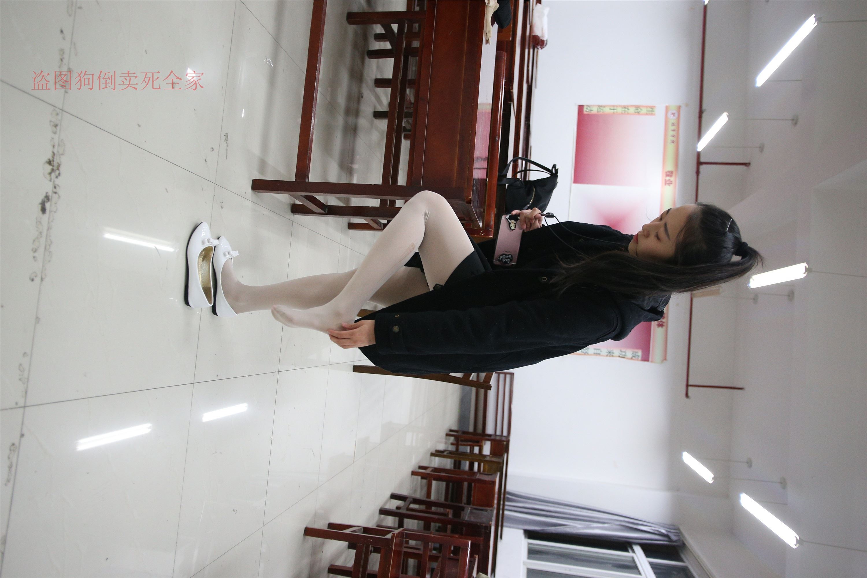 大西瓜美女图片 Z4-4 教室电梯白袜 336p1