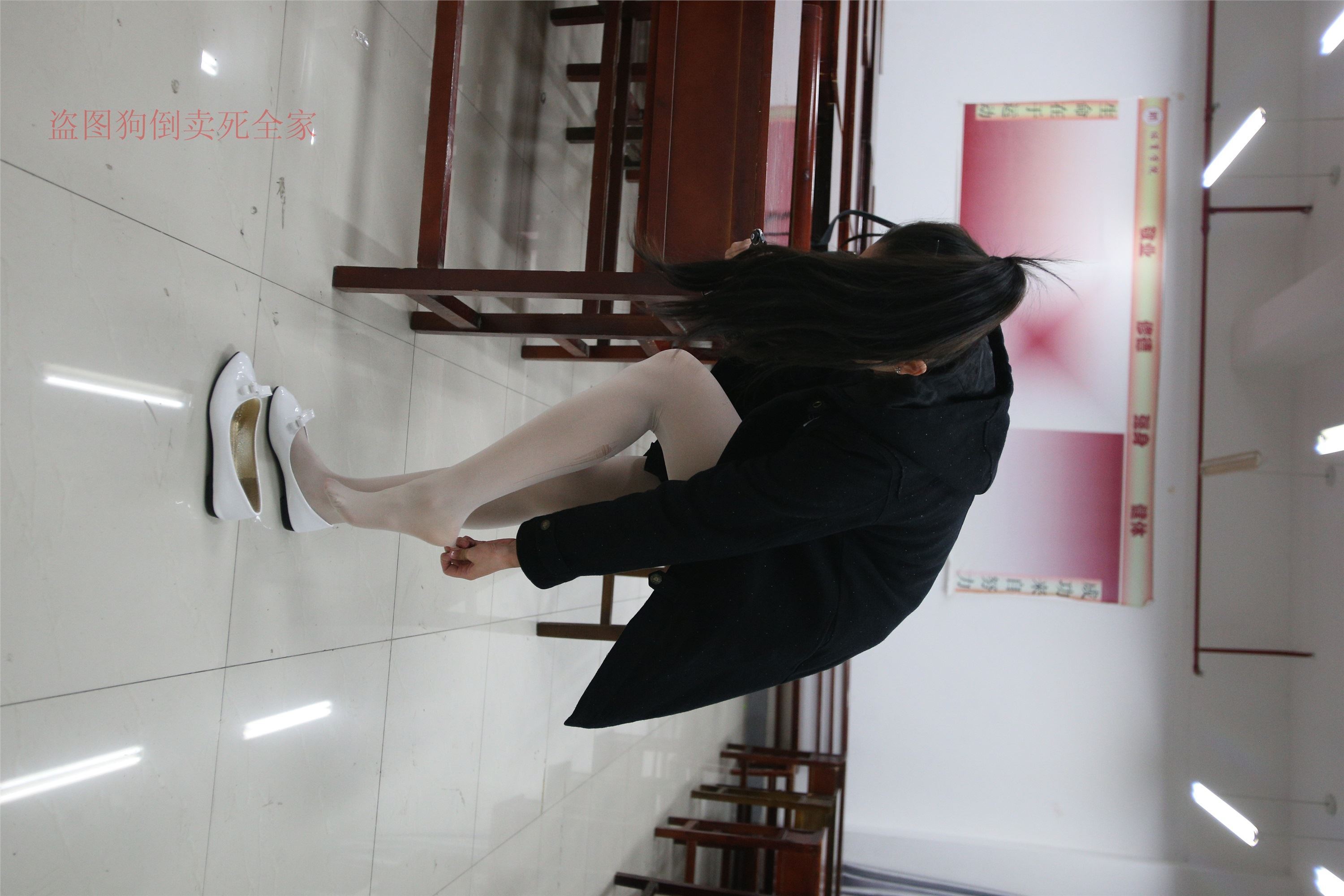 大西瓜美女图片 Z4-4 教室电梯白袜 336p1