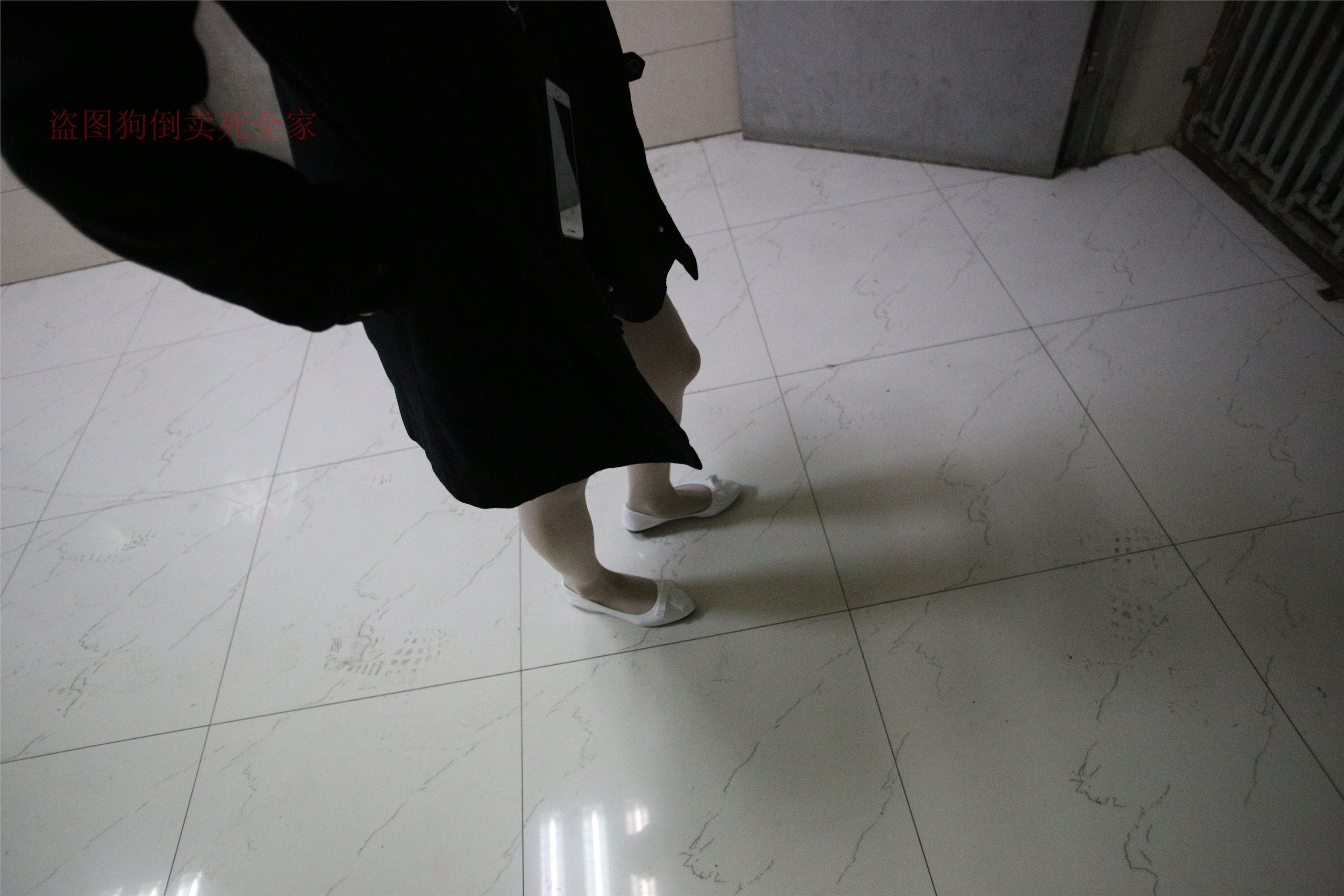 大西瓜美女图片 Z4-4 教室电梯白袜 336p1