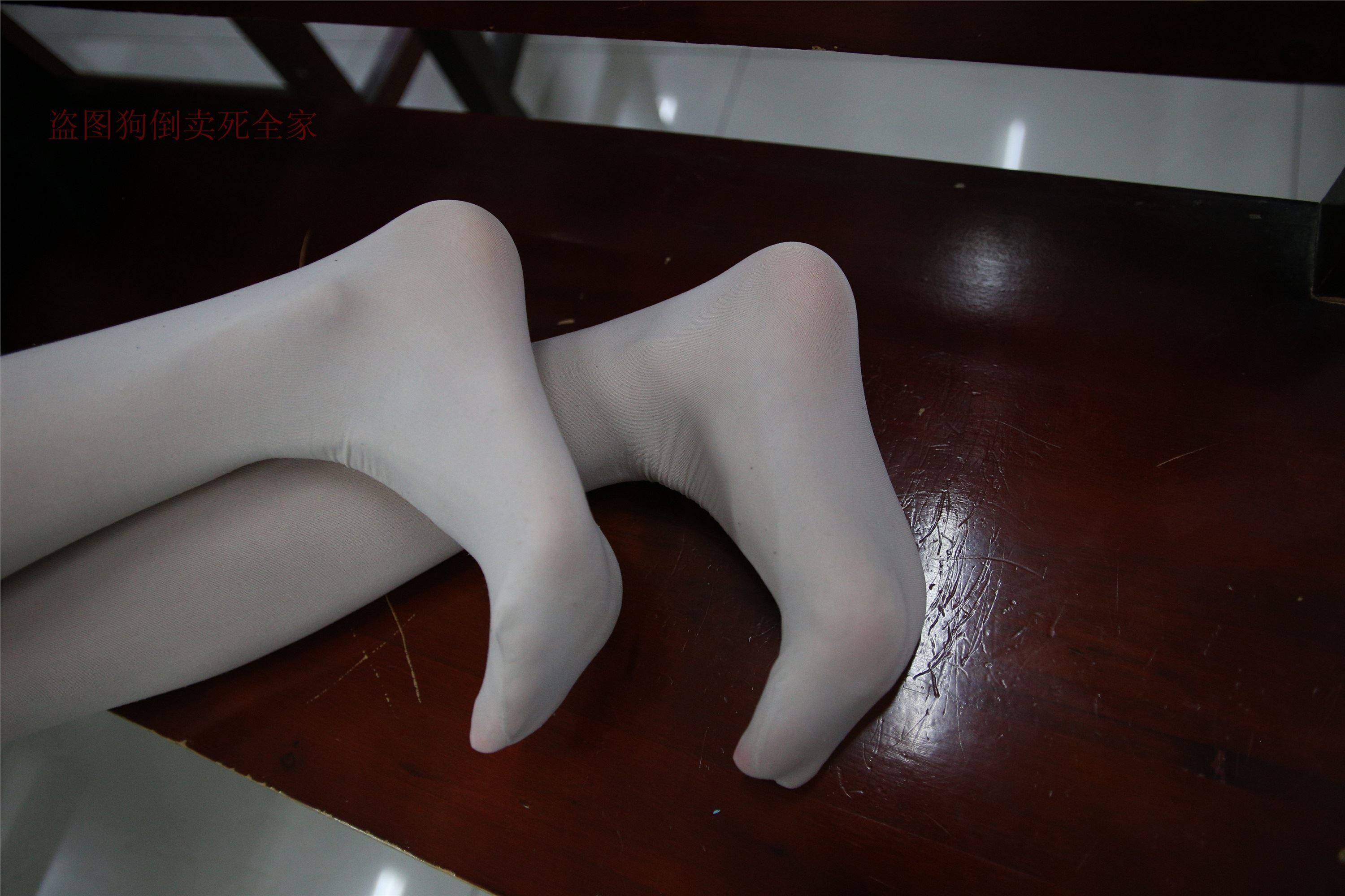 大西瓜美女图片 Z4-4 教室电梯白袜 336p2