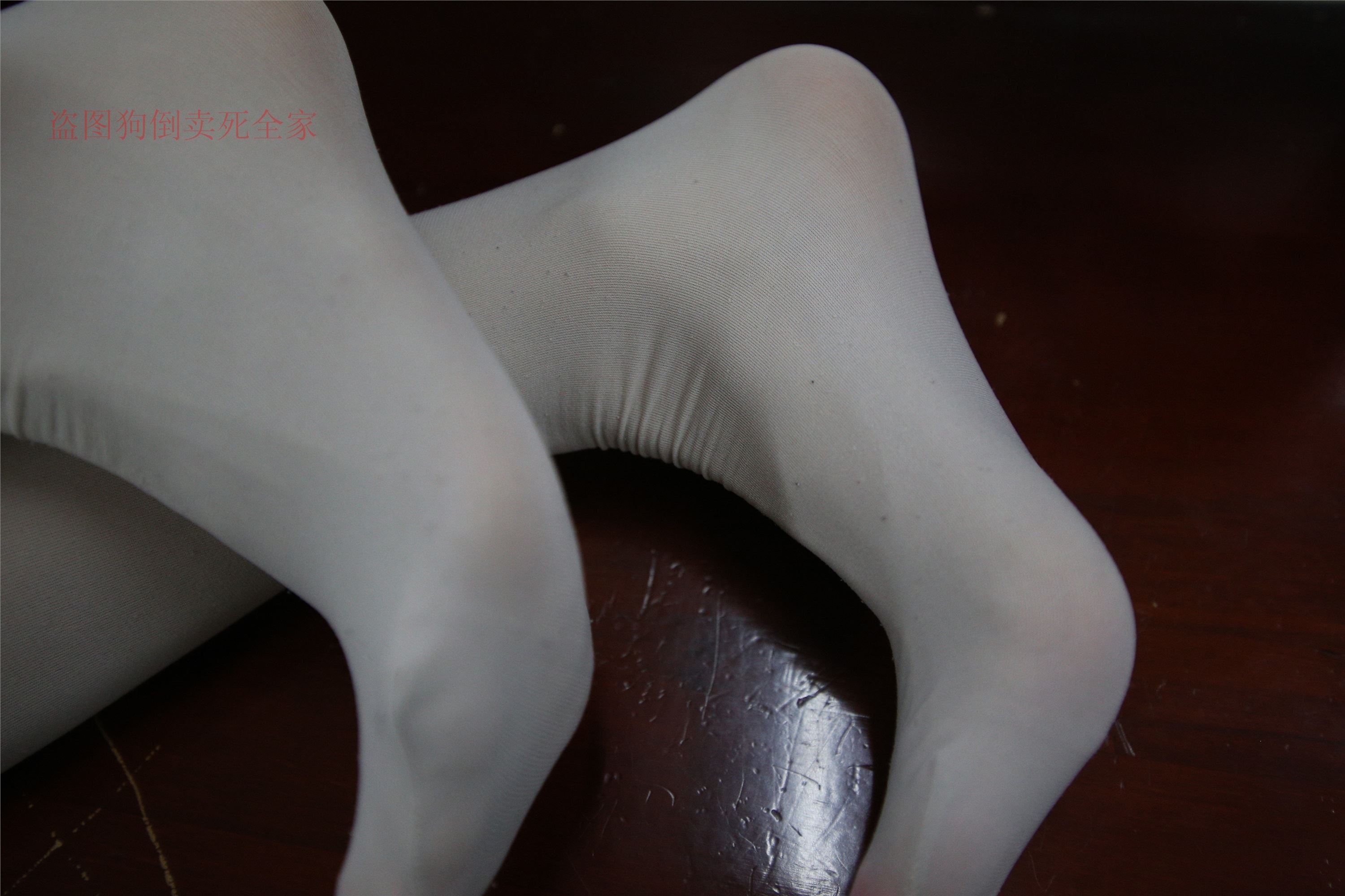 大西瓜美女图片 Z4-4 教室电梯白袜 336p2