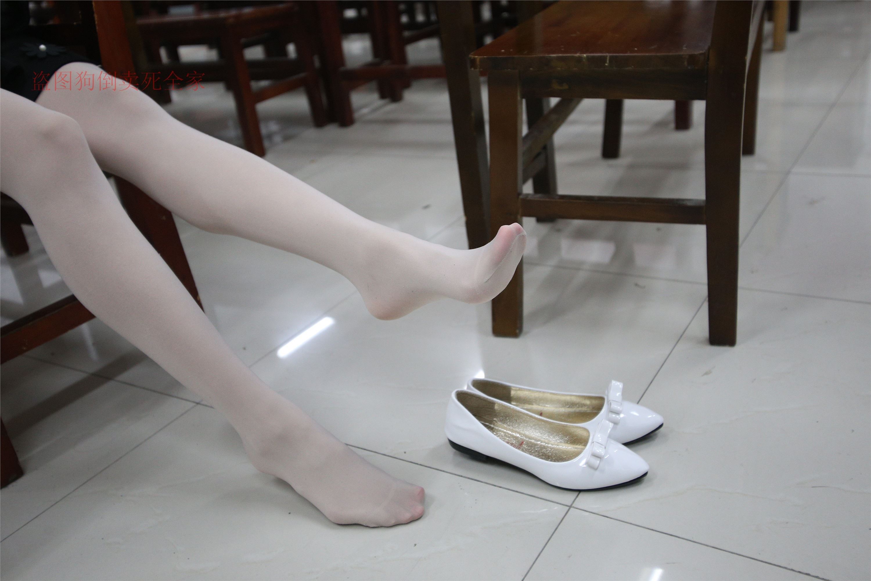 大西瓜美女图片 Z4-4 教室电梯白袜 336p3