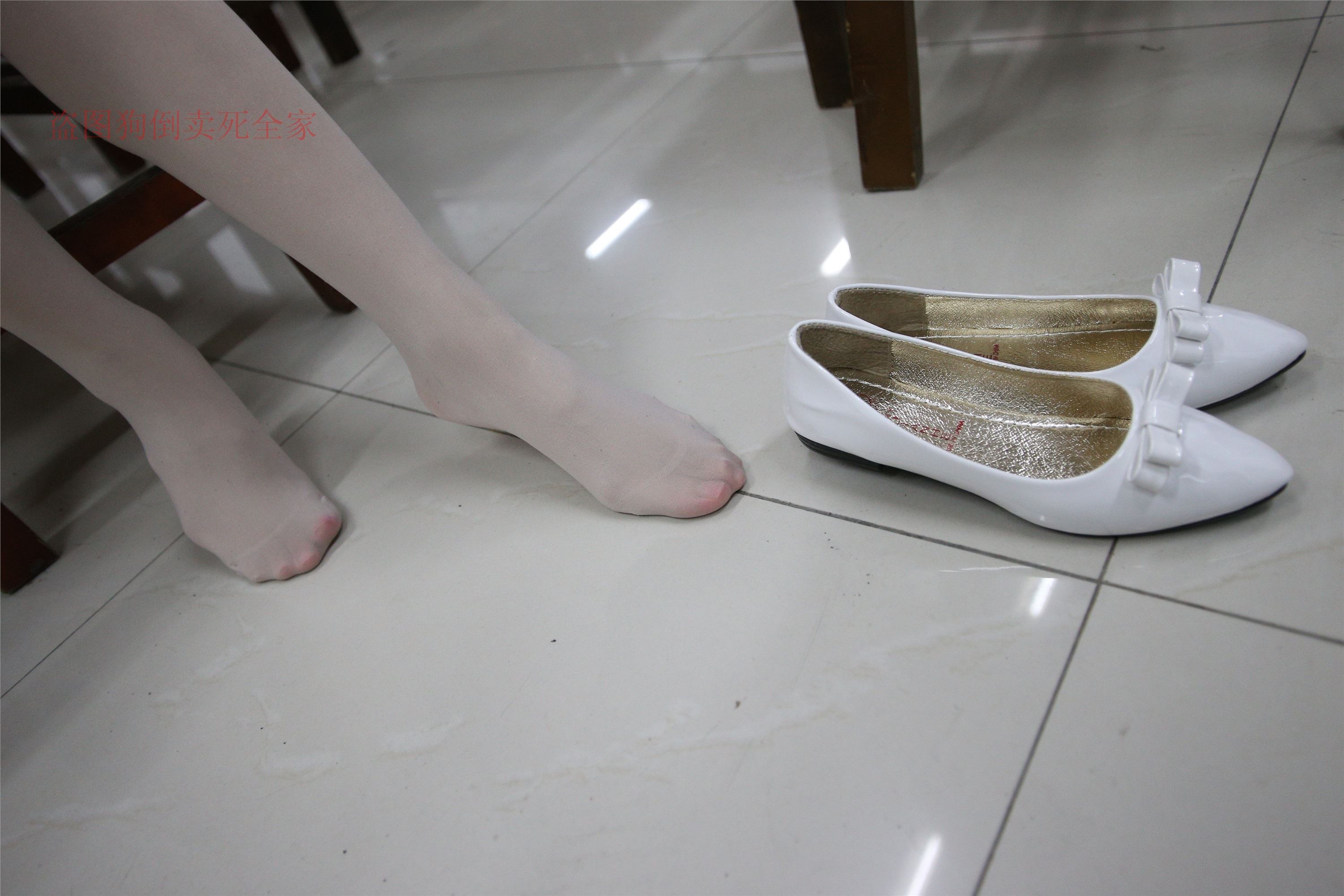 大西瓜美女图片 Z4-4 教室电梯白袜 336p3