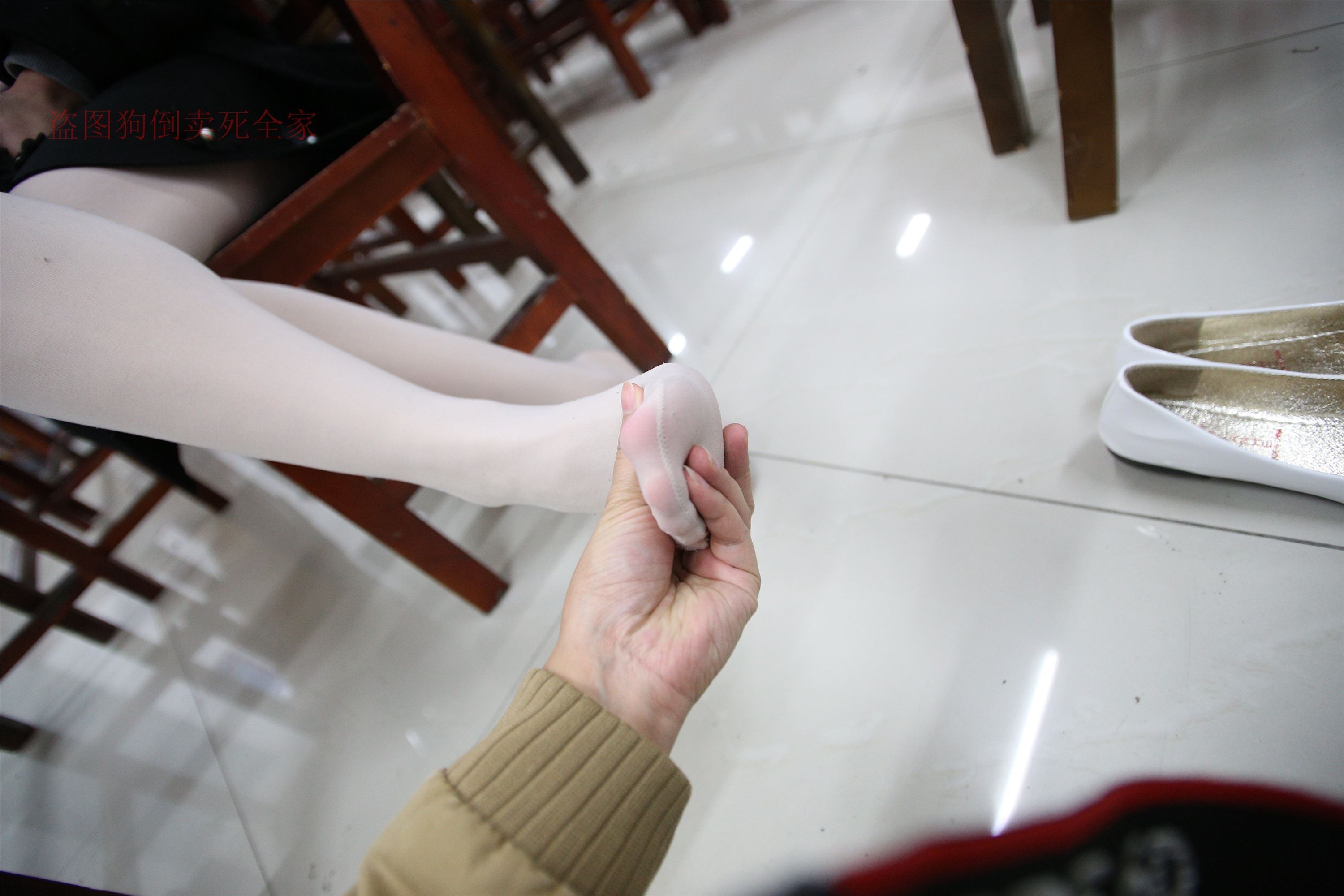 大西瓜美女图片 Z4-4 教室电梯白袜 336p3