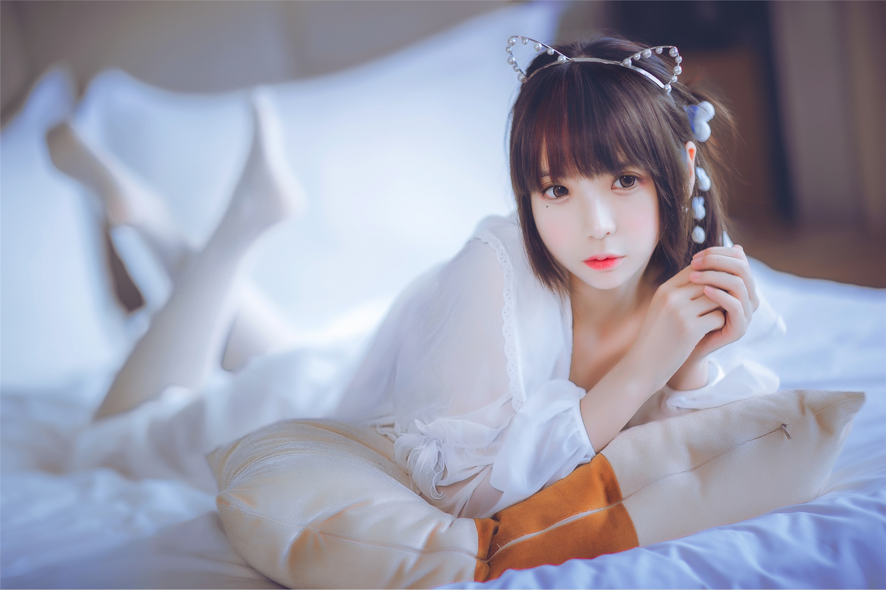 疯猫ss高清版 – 白色睡衣