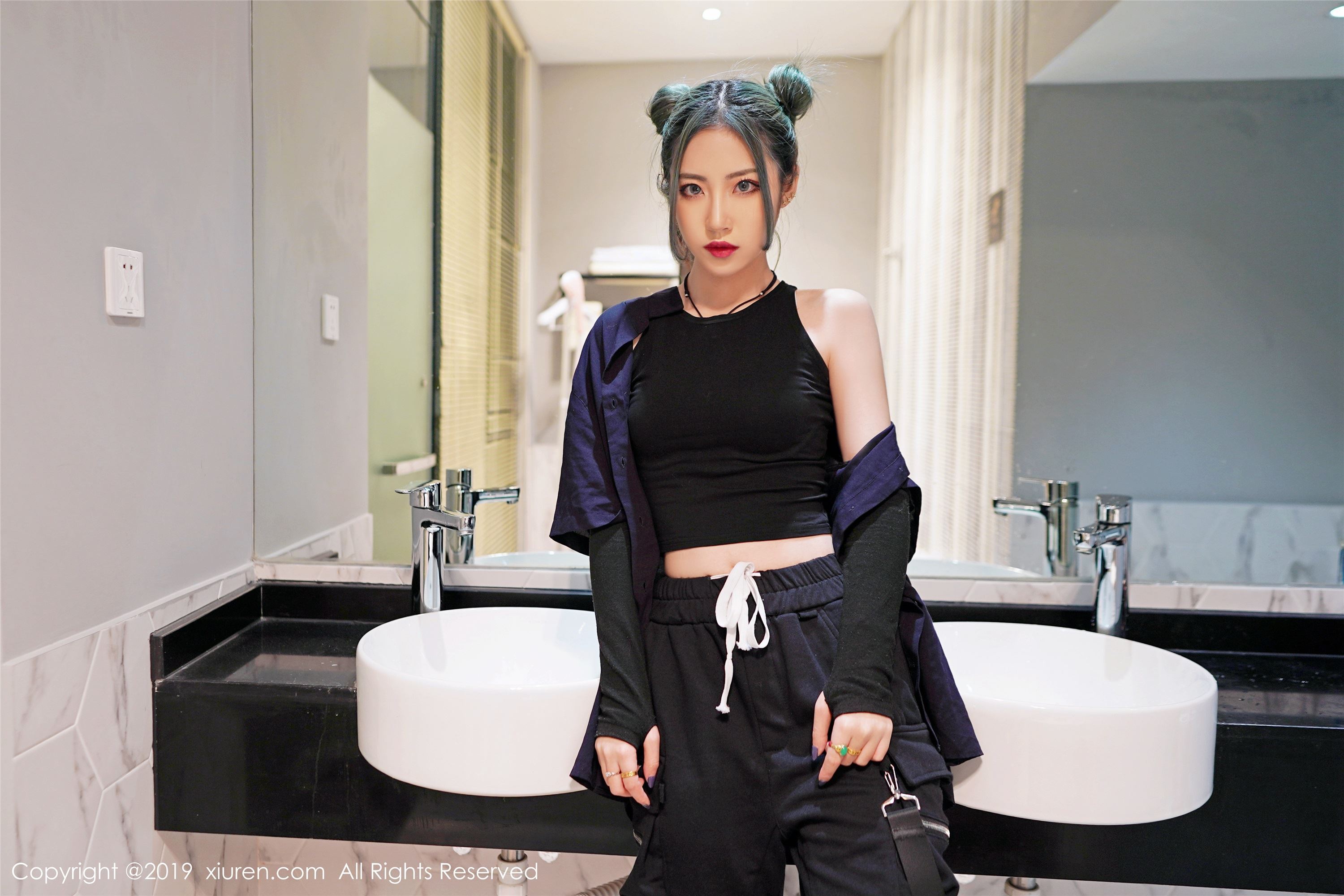 秀人网XIUREN写真 No.1550 拥有清秀的容颜与曼妙的身材 贾诗晗