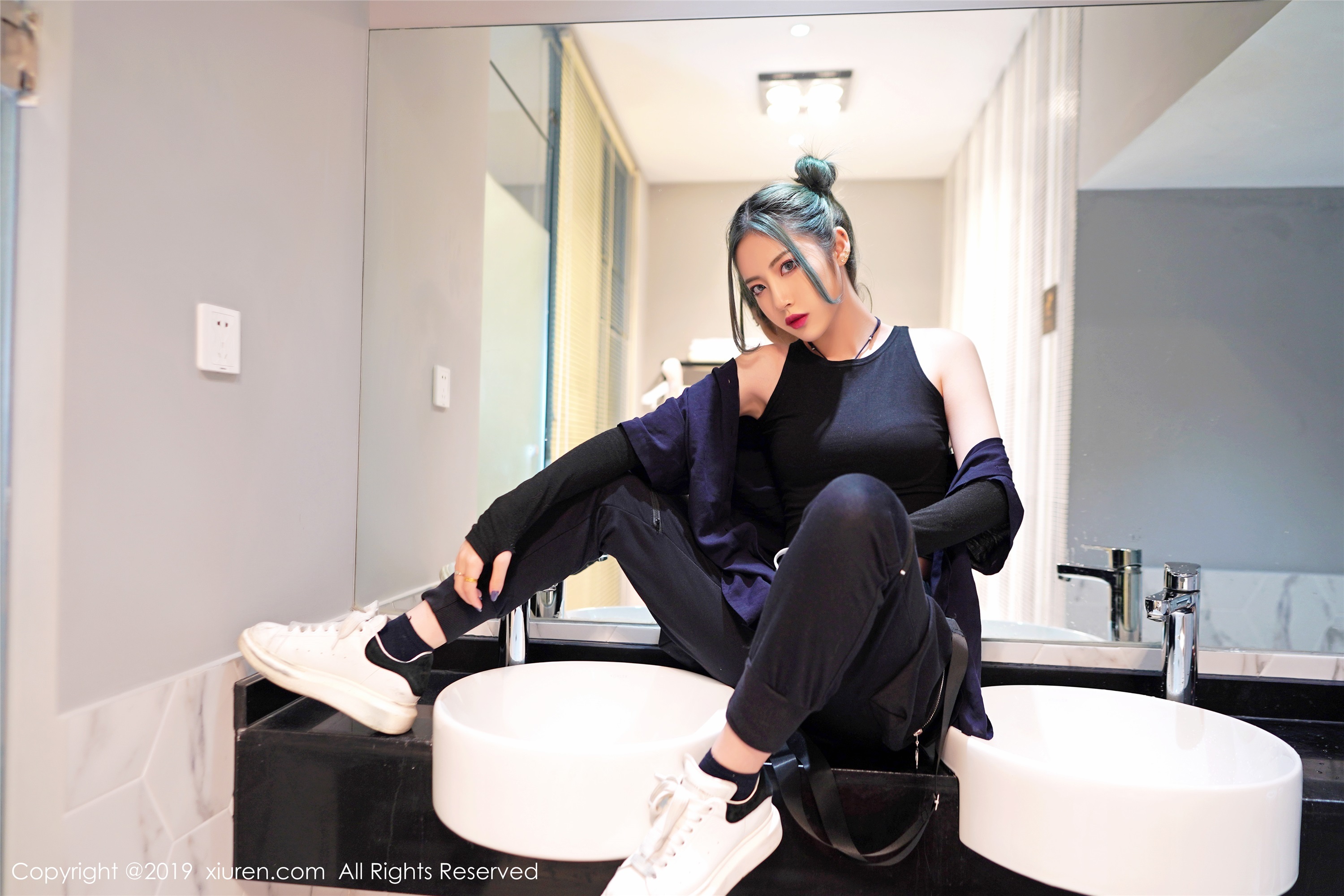 秀人网XIUREN写真 No.1550 拥有清秀的容颜与曼妙的身材 贾诗晗