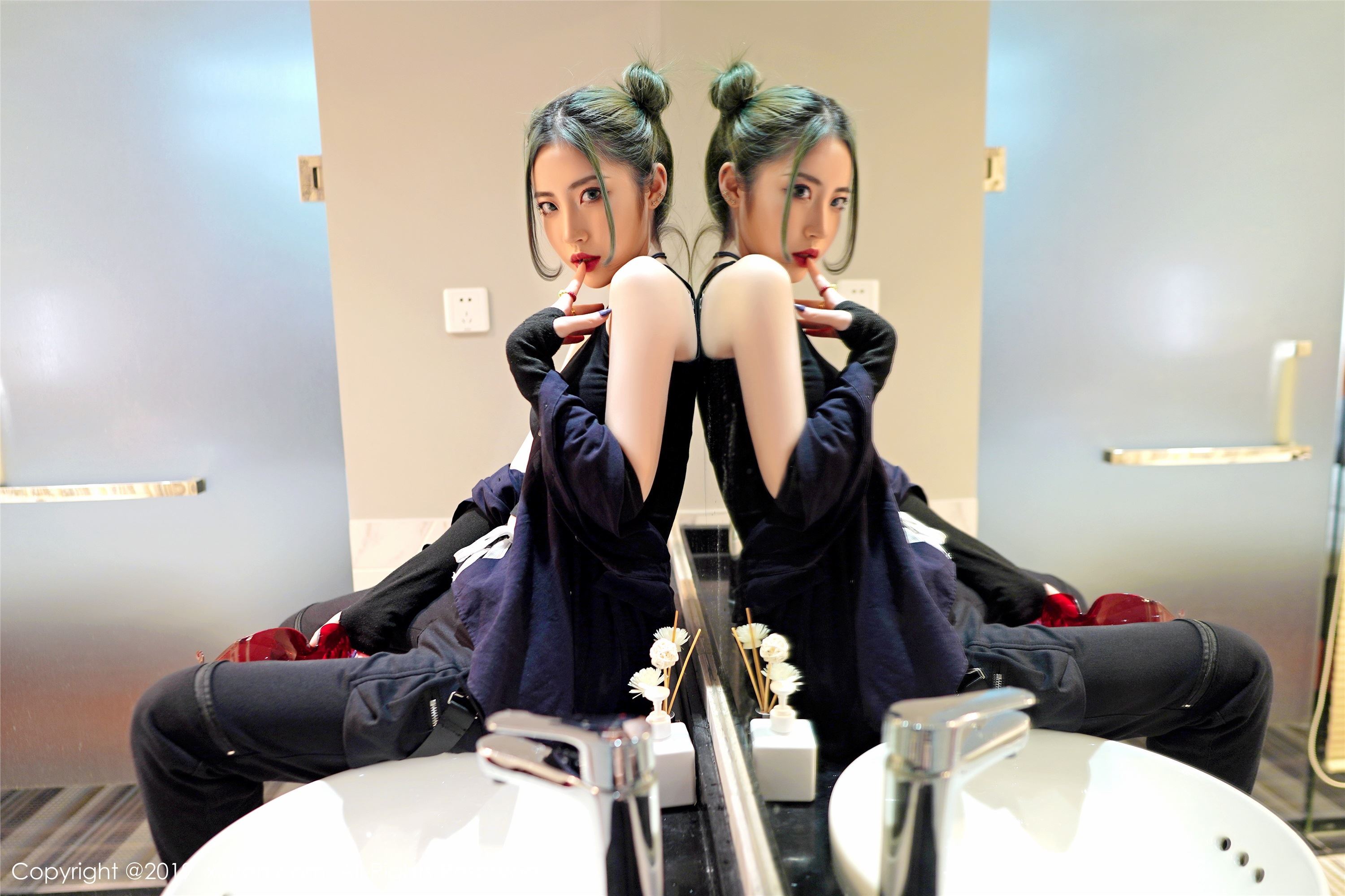 秀人网XIUREN写真 No.1550 拥有清秀的容颜与曼妙的身材 贾诗晗