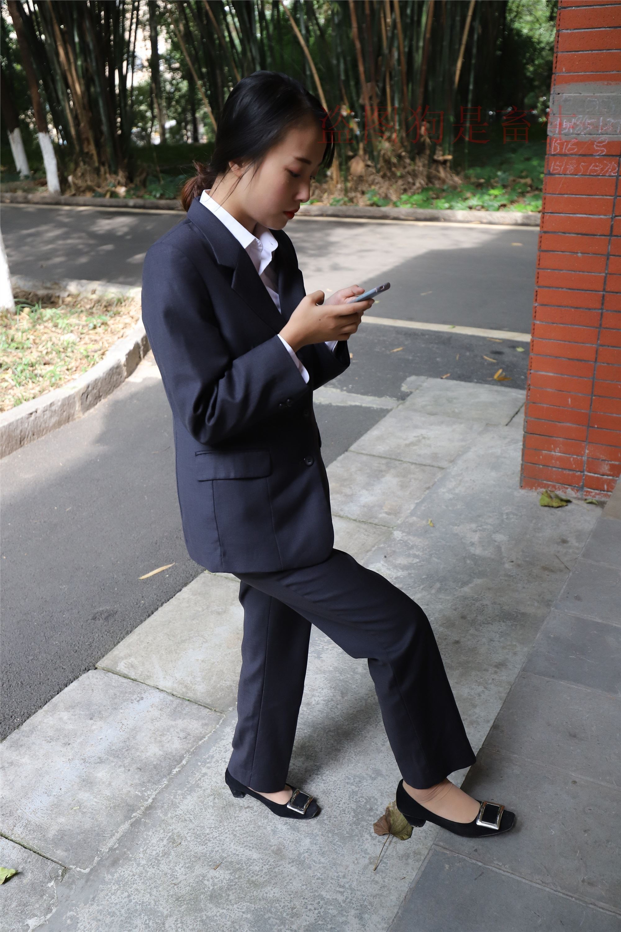 大西瓜美女图片 Z5-1 制服短si 435p2