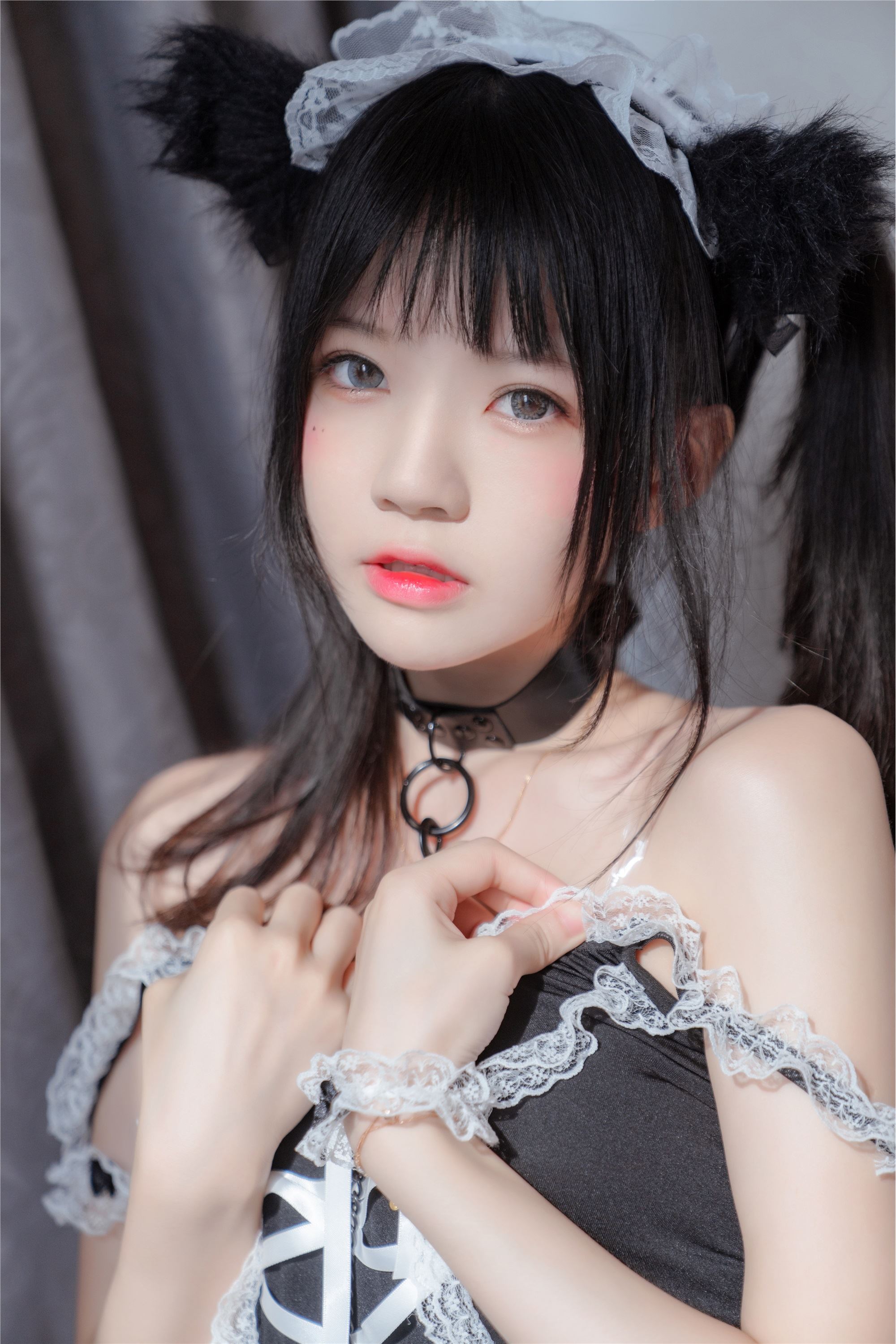 桜桃喵系列写真Vol.029 – 黑猫妹抖