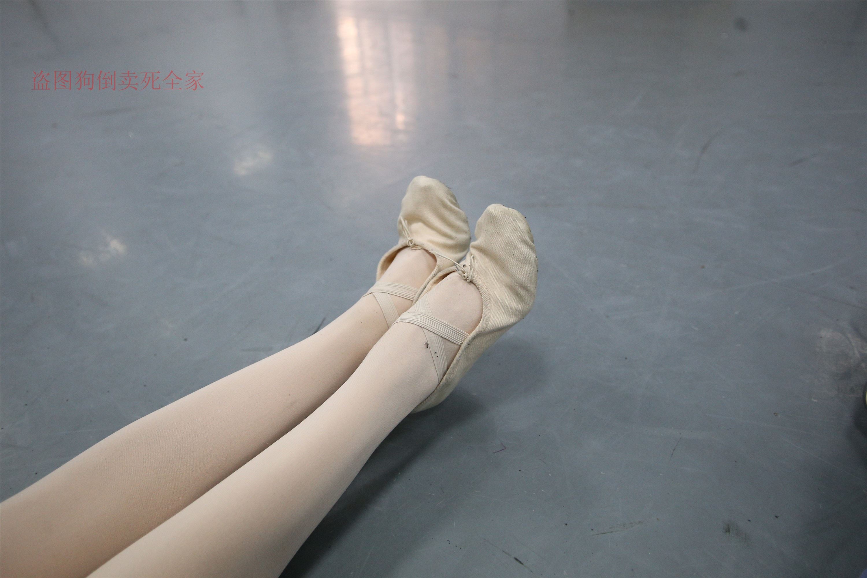 大西瓜美女图片 Z4-5 教室 472P2