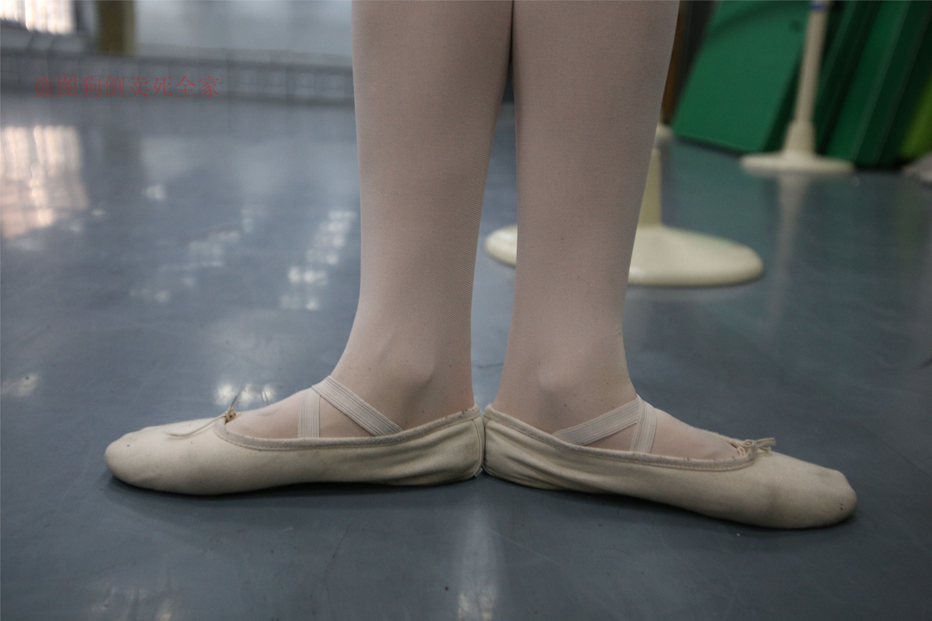 大西瓜美女图片 Z4-5 教室 472P2