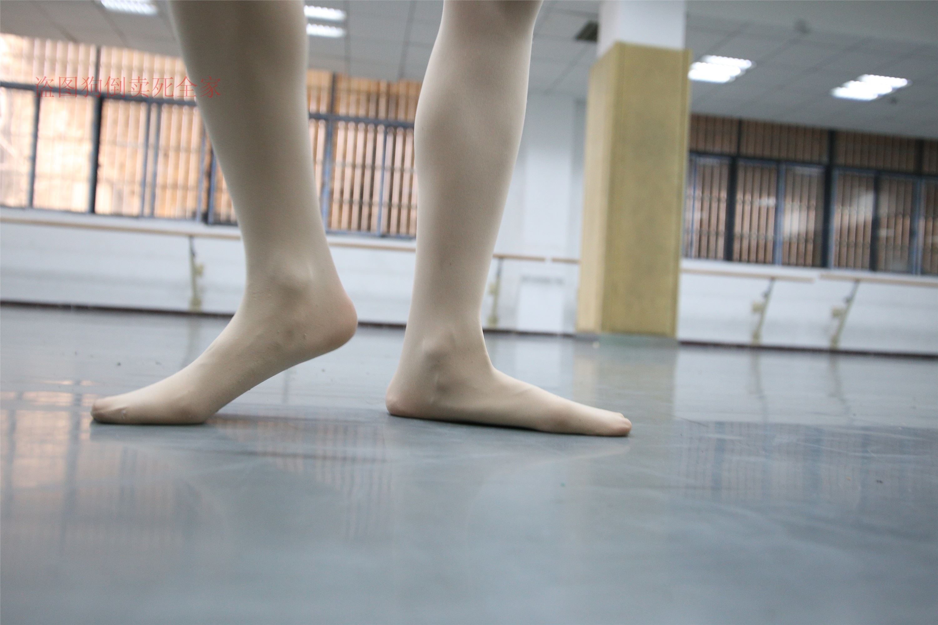 大西瓜美女图片 Z4-5 教室 472P3