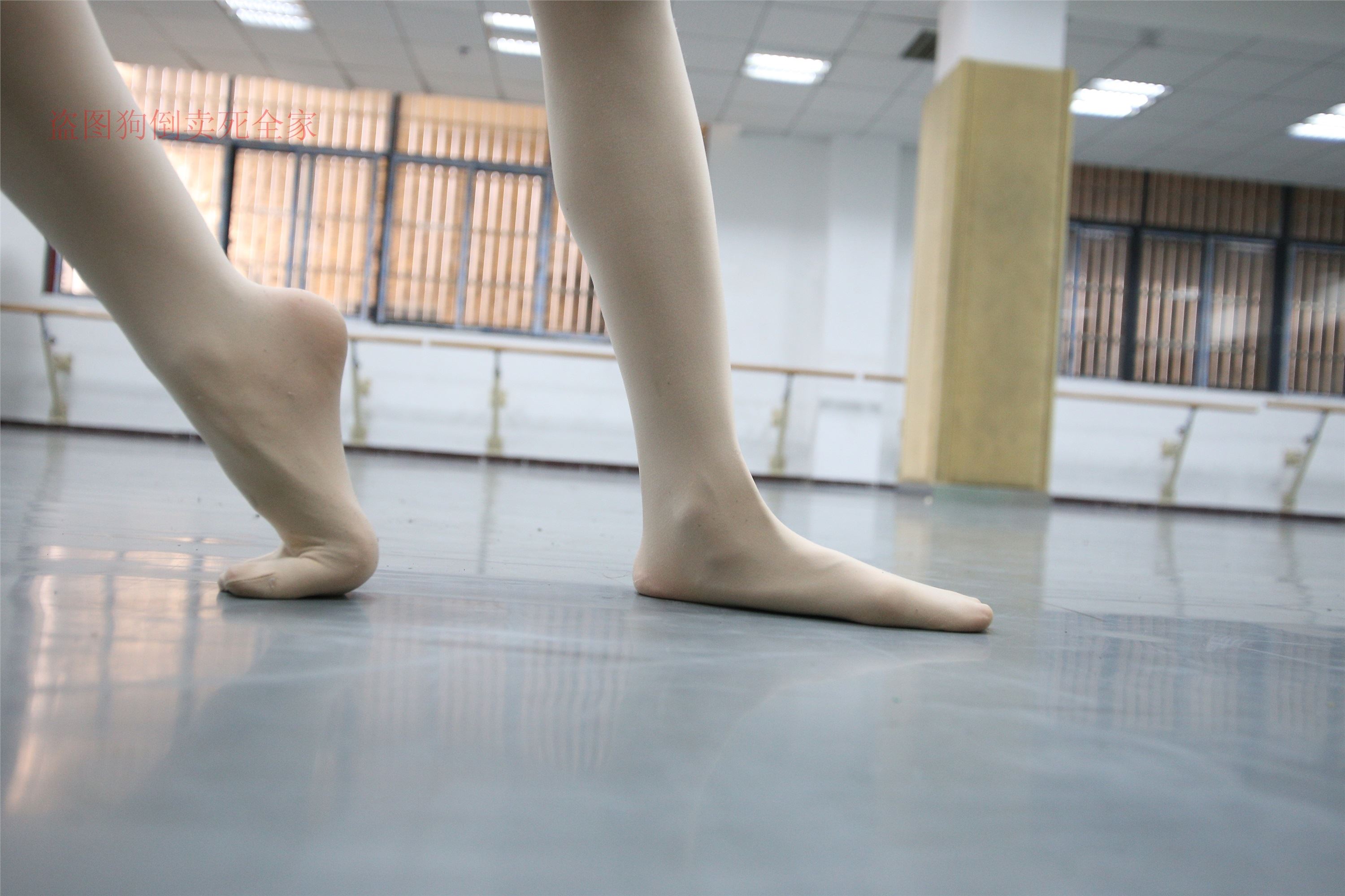 大西瓜美女图片 Z4-5 教室 472P3