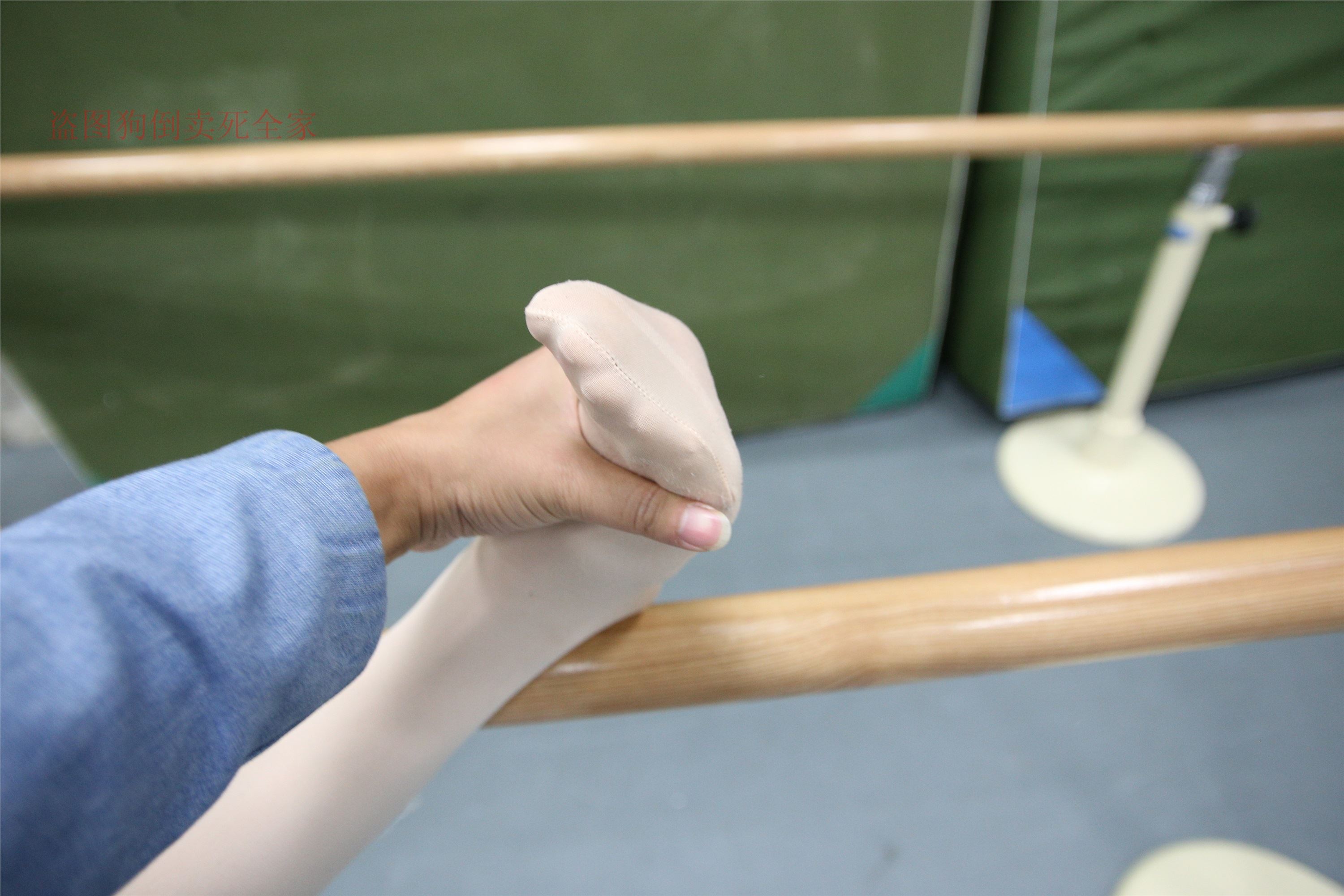 大西瓜美女图片 Z4-5 教室 472P3