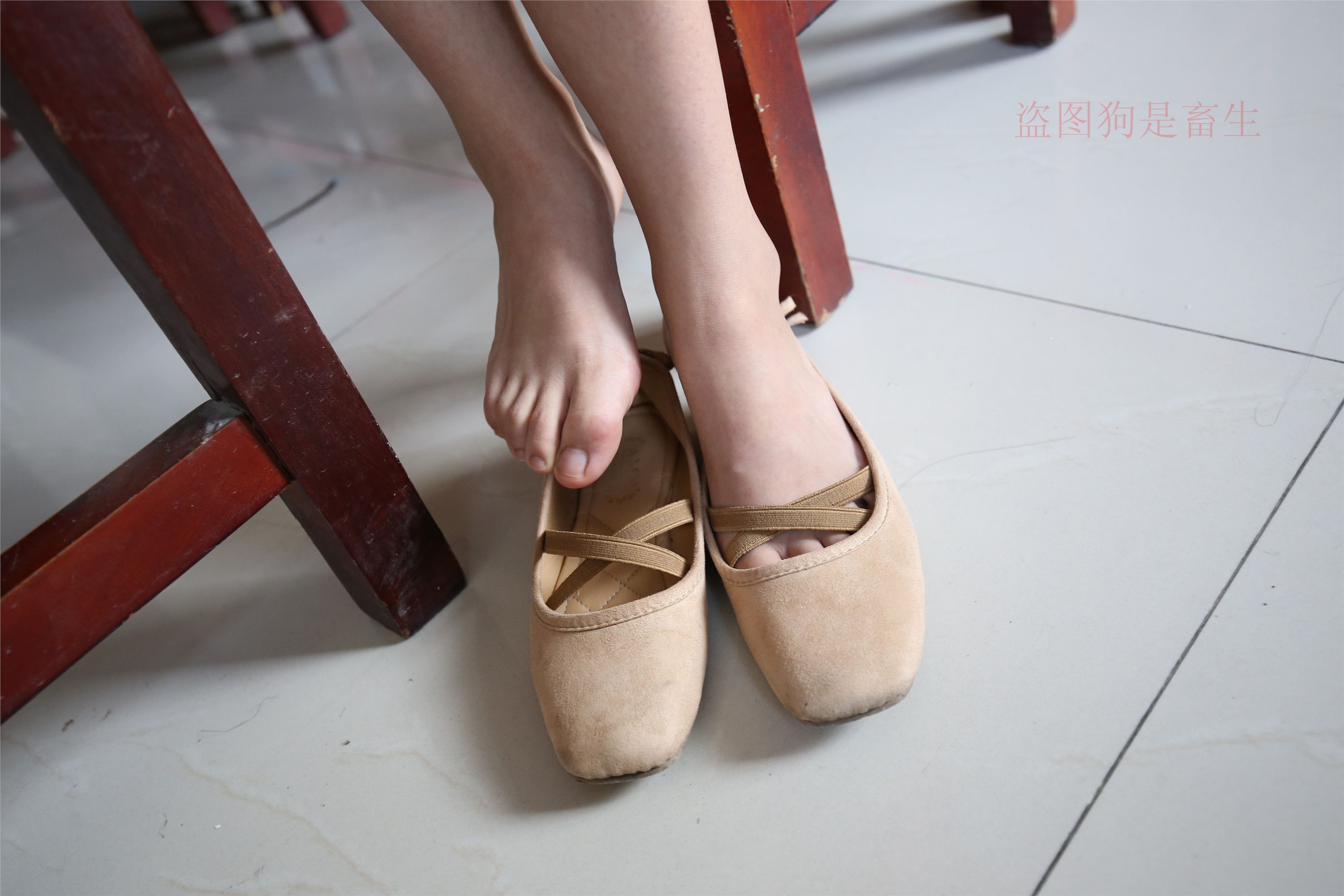 大西瓜美女图片 Z5-4 电梯冰si luo足 316p1