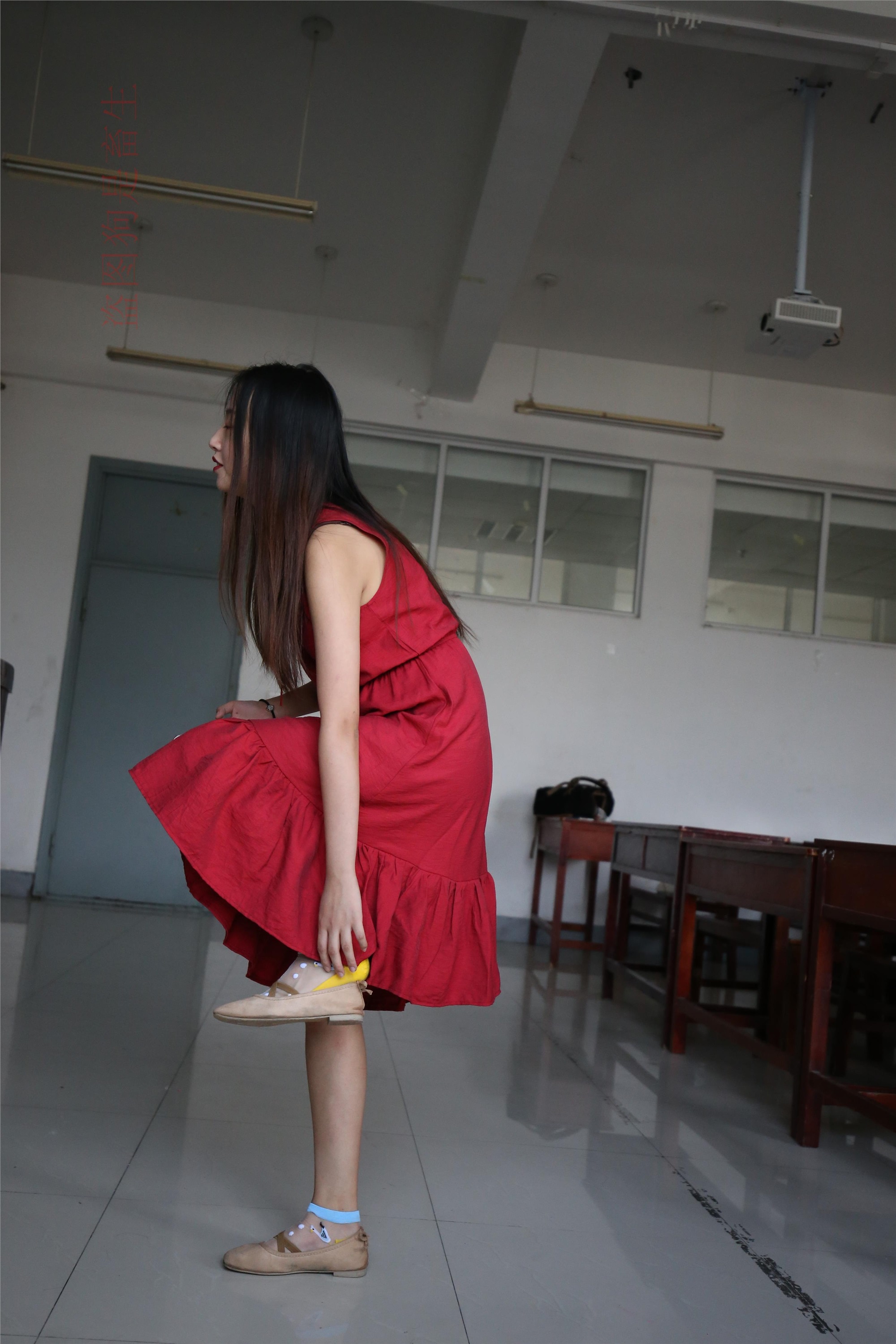 大西瓜美女图片 Z5-4 电梯冰si luo足 316p2