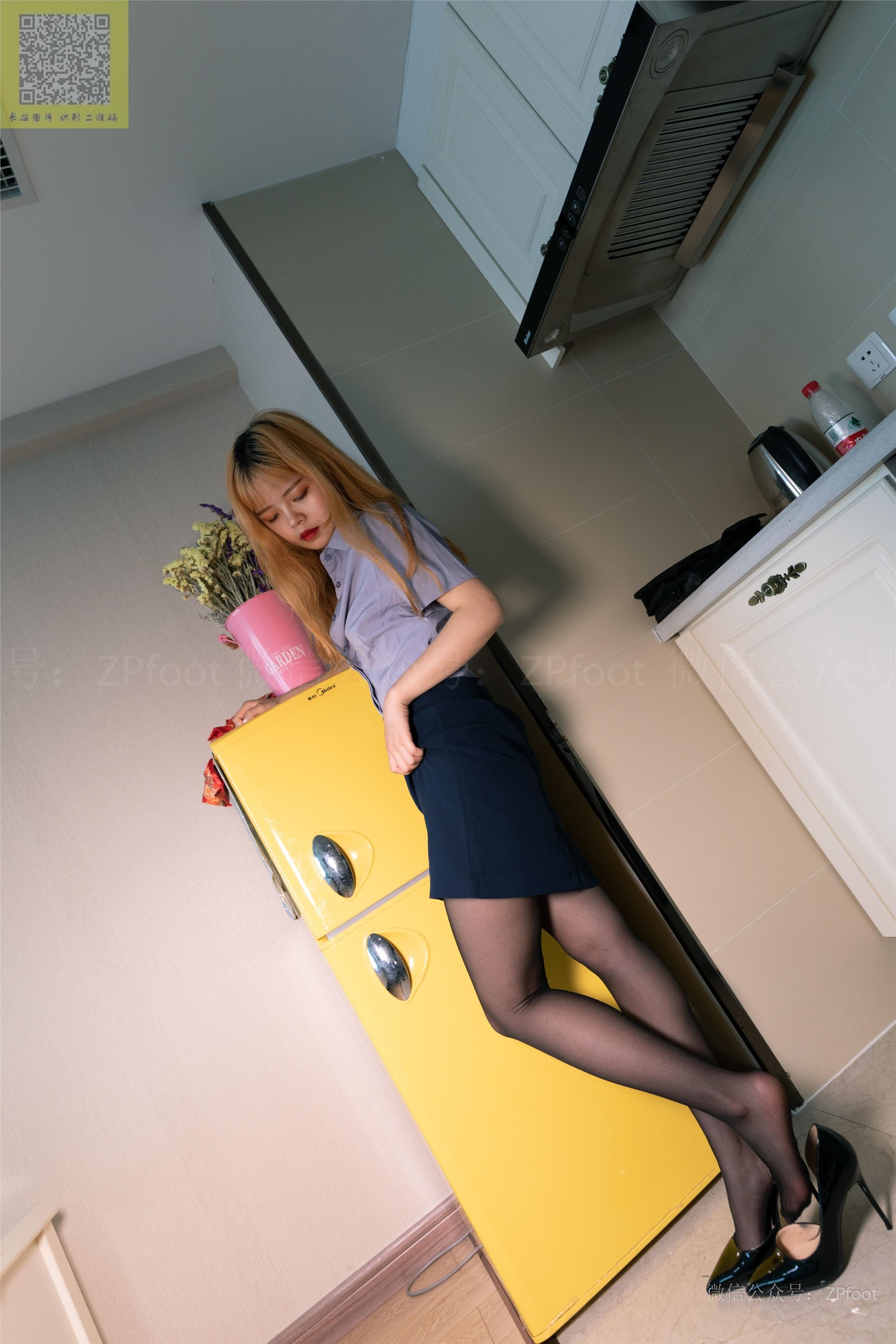 山茶摄影 – 漂亮的黑丝美腿少妇