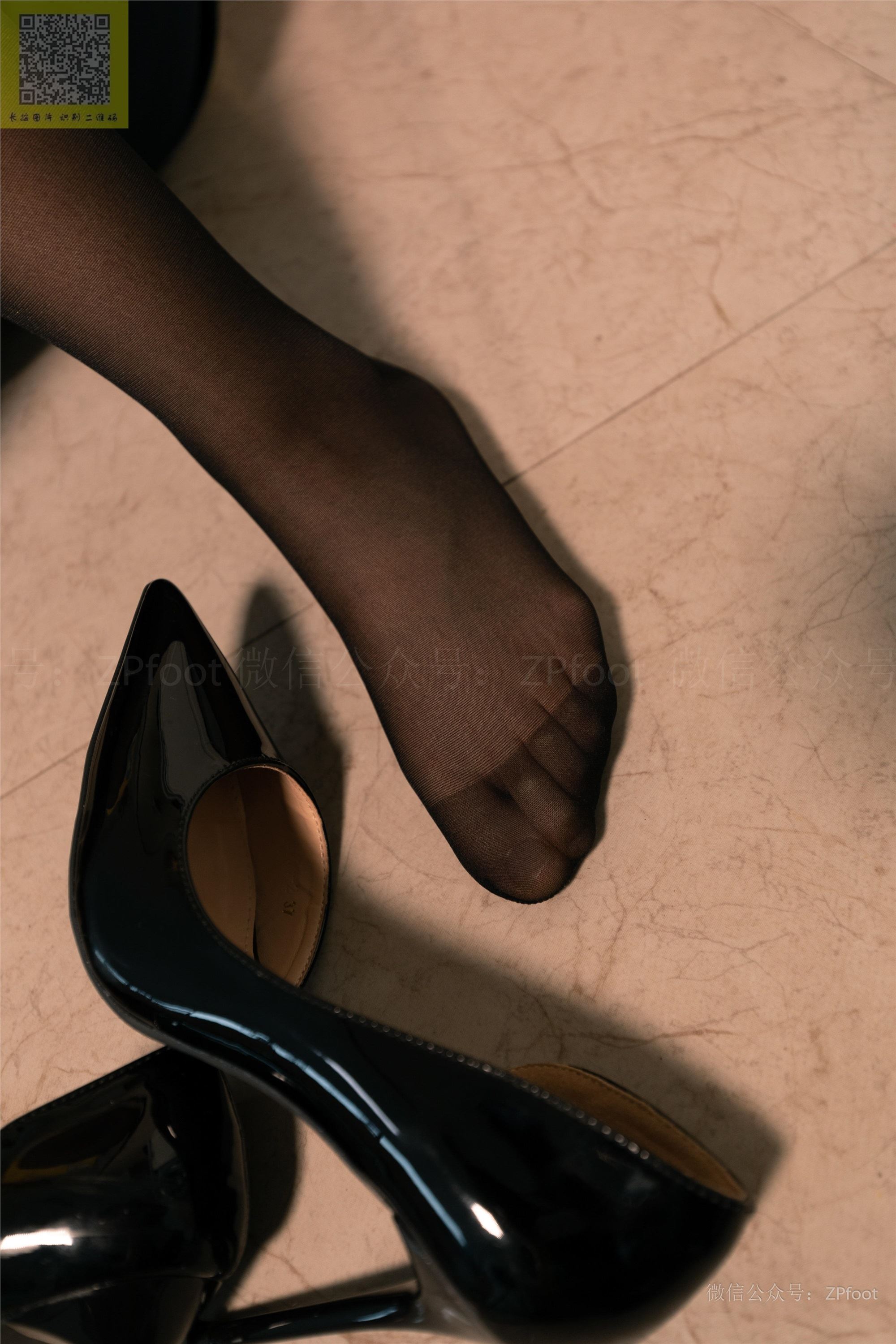 山茶摄影 – 漂亮的黑丝美腿少妇