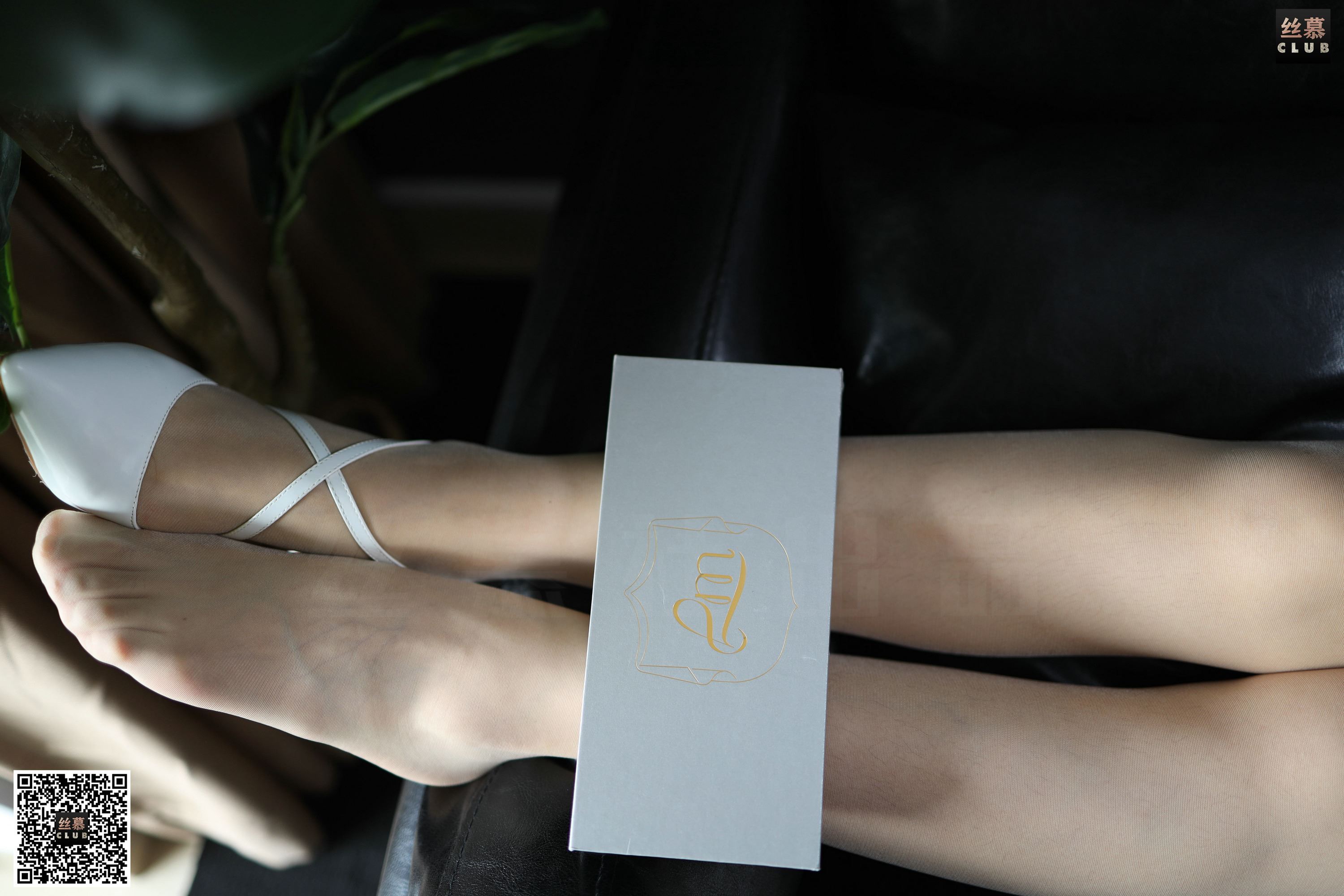 丝慕写真 SM112 新模 – 白色高跟鞋